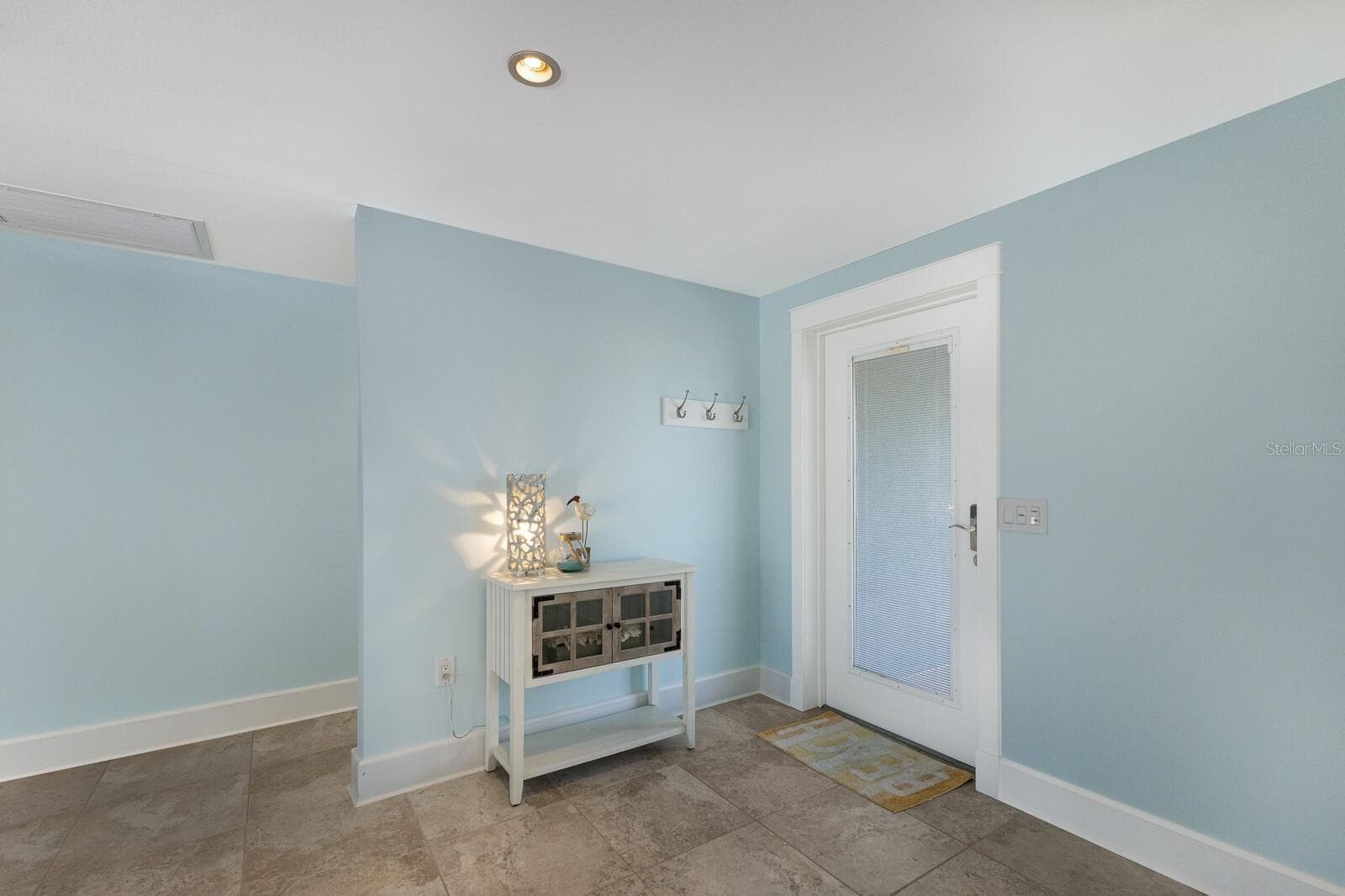 Single Family Residence at 506 69TH ST, HOLMES BEACH, photo 5 of 37