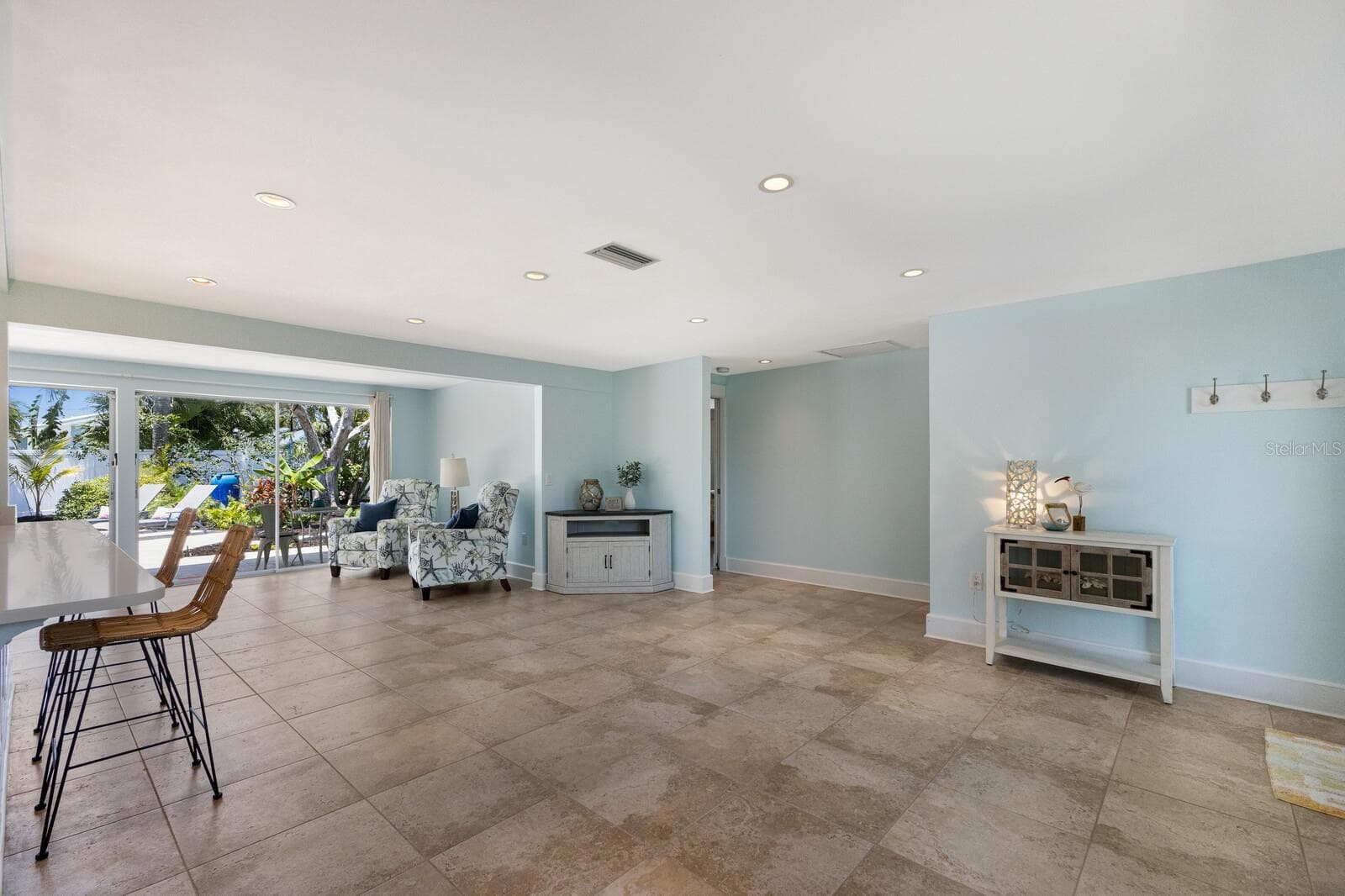 Single Family Residence at 506 69TH ST, HOLMES BEACH, photo 6 of 37