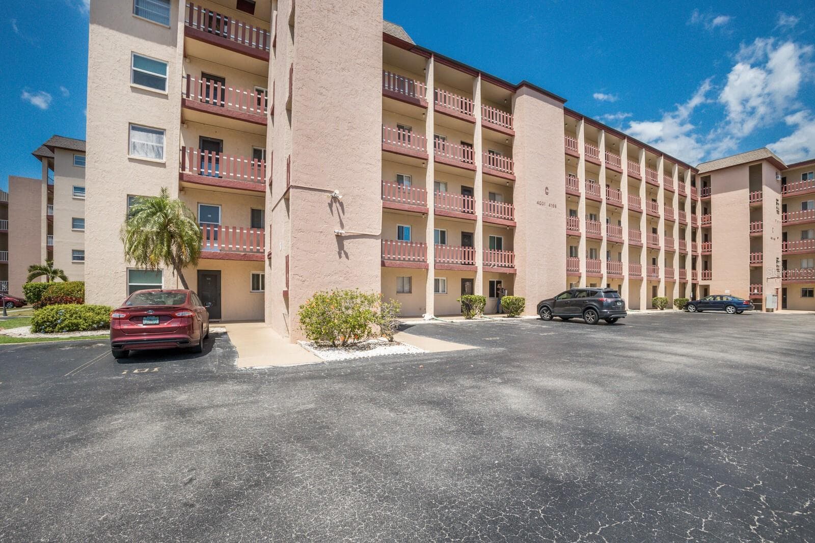 4015 LAKE BAYSHORE DR #108
