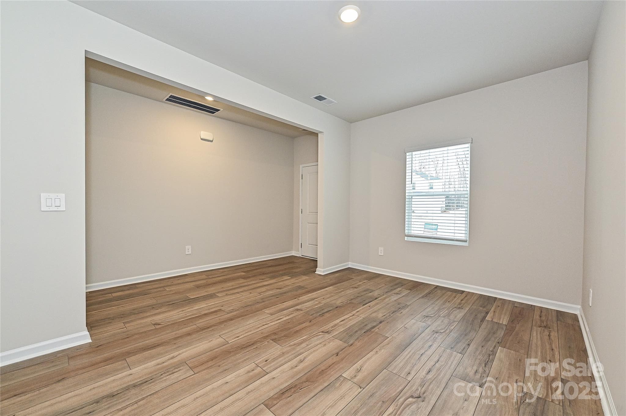 Photo is not of the actual home, but is an inspirational photo of builder’s model home and may depict options, furnishings, and/or decorator features that are not included - Newton