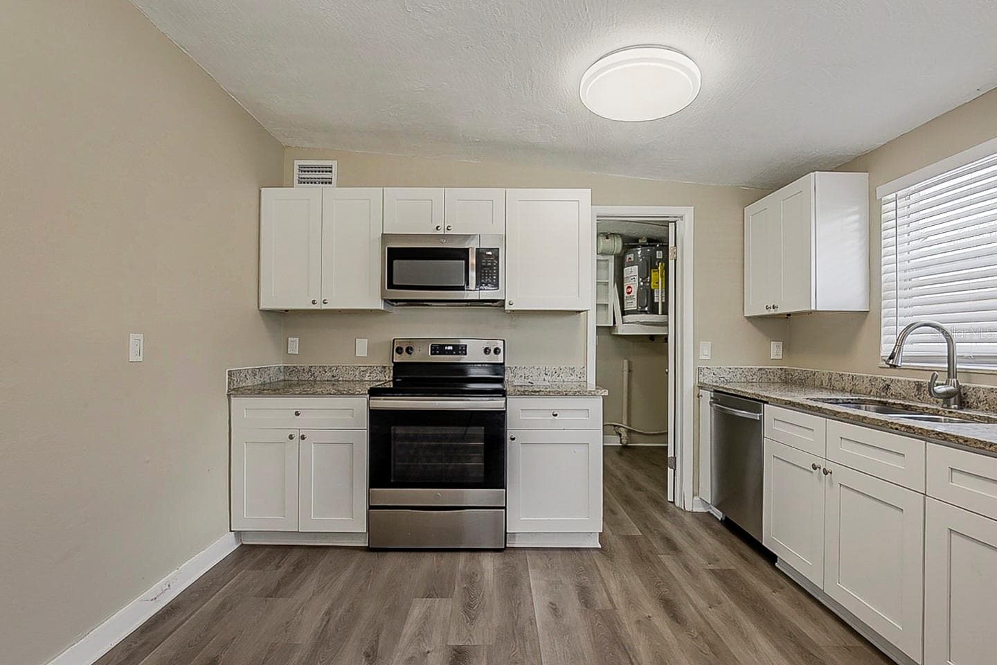 Single Family Residence at 4010 EMERSON AVE S, ST PETERSBURG, photo 4 of 23