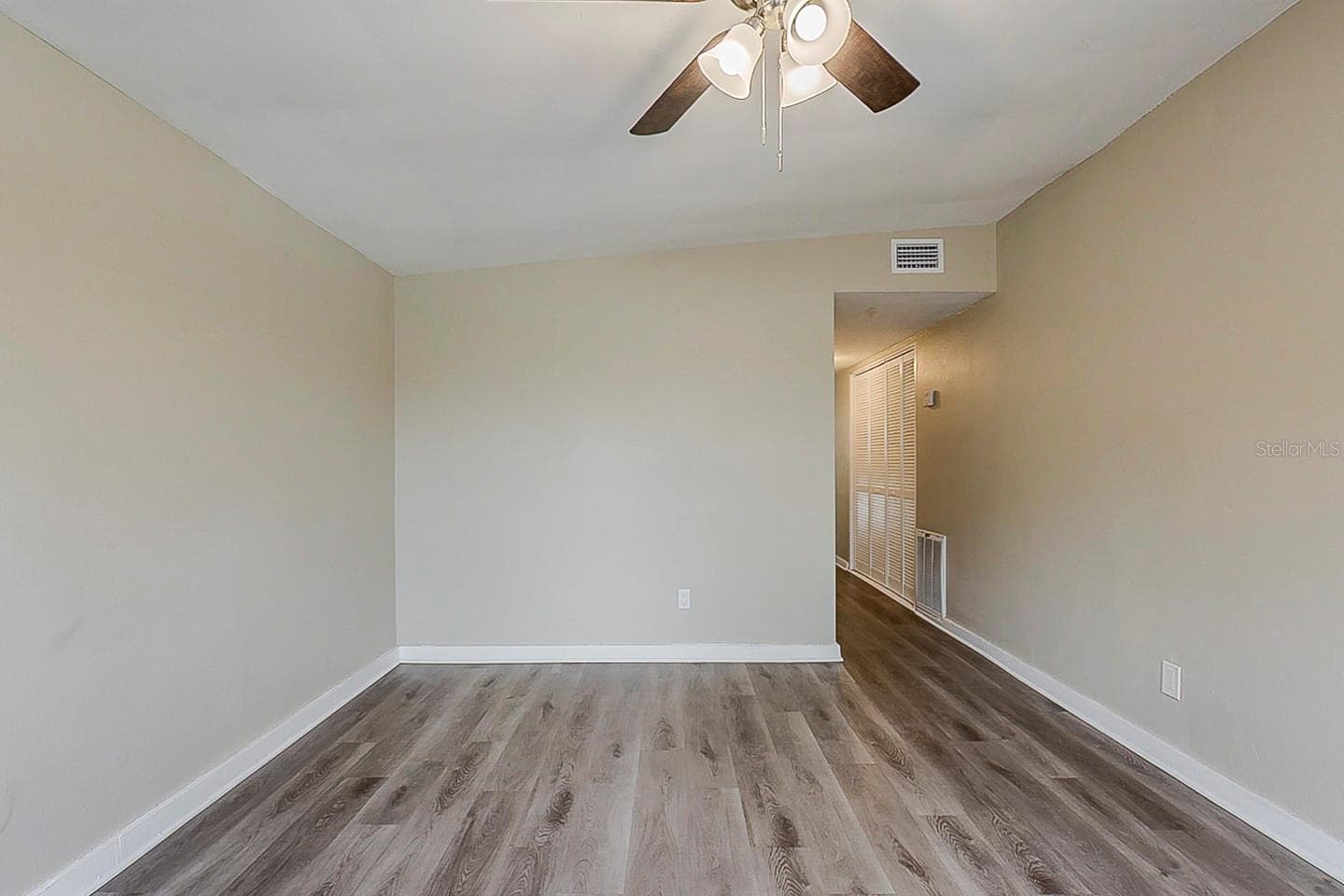 Single Family Residence at 4010 EMERSON AVE S, ST PETERSBURG, photo 6 of 23