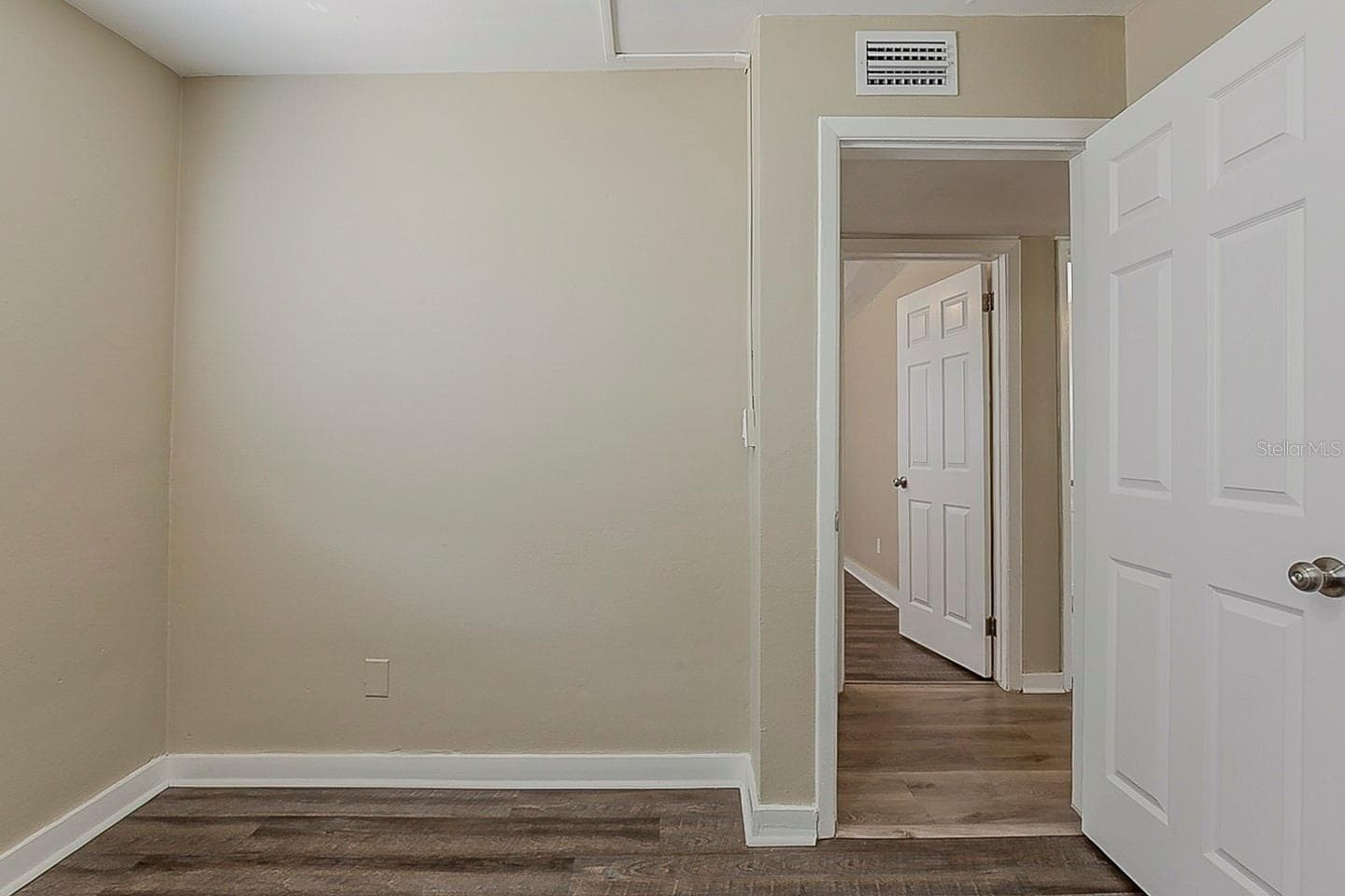 Single Family Residence at 4010 EMERSON AVE S, ST PETERSBURG, photo 14 of 23
