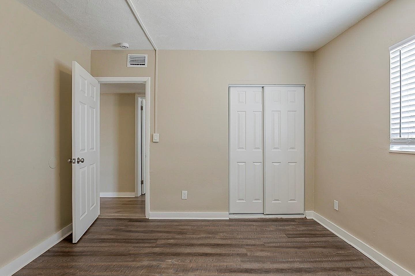 Single Family Residence at 4010 EMERSON AVE S, ST PETERSBURG, photo 17 of 23