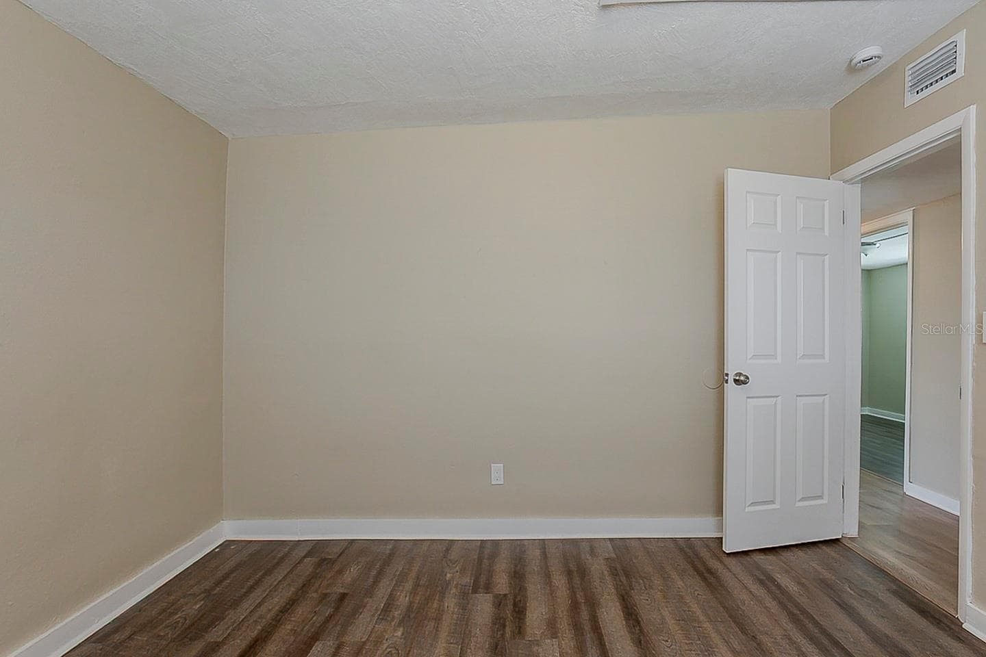Single Family Residence at 4010 EMERSON AVE S, ST PETERSBURG, photo 18 of 23