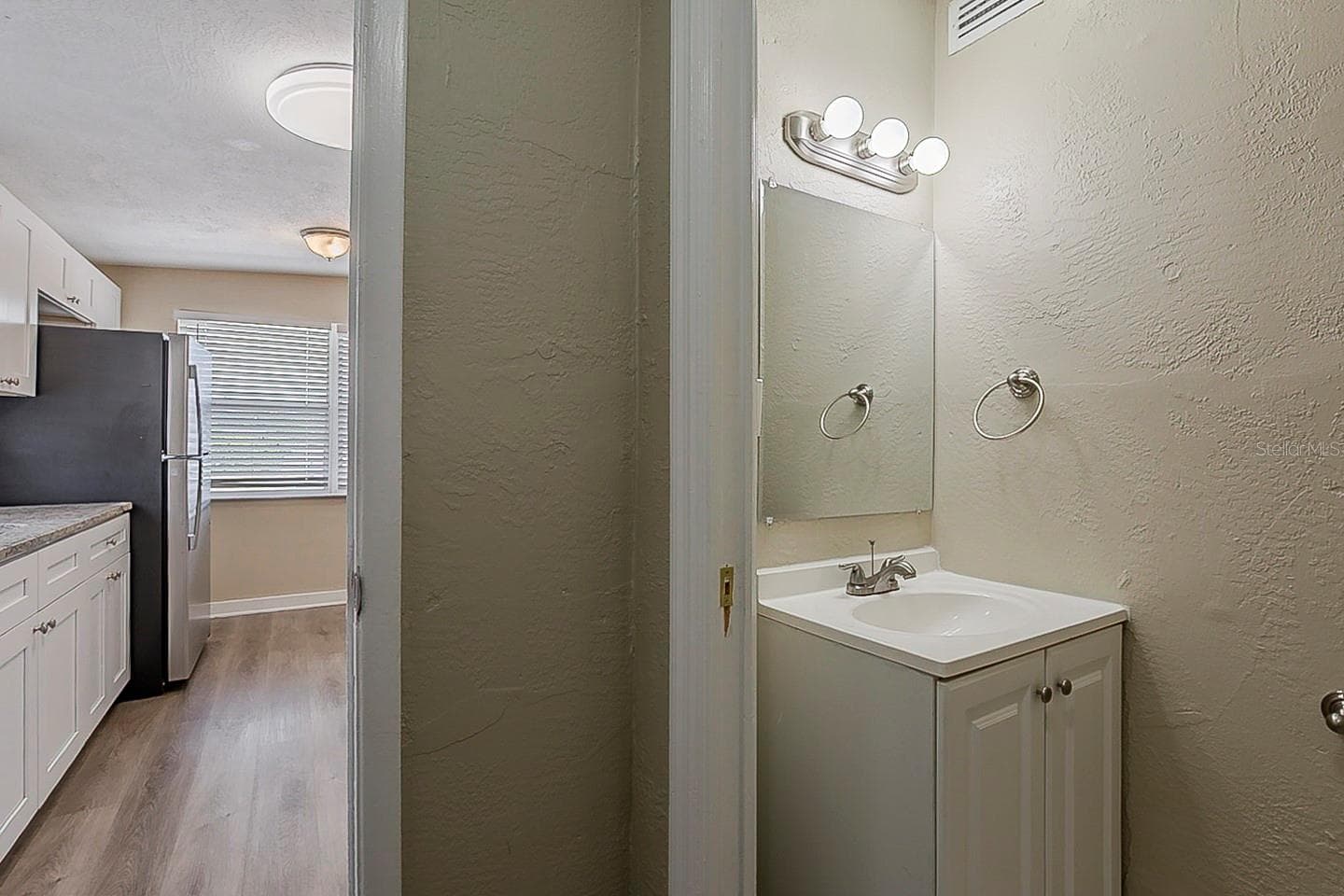 Single Family Residence at 4010 EMERSON AVE S, ST PETERSBURG, photo 19 of 23