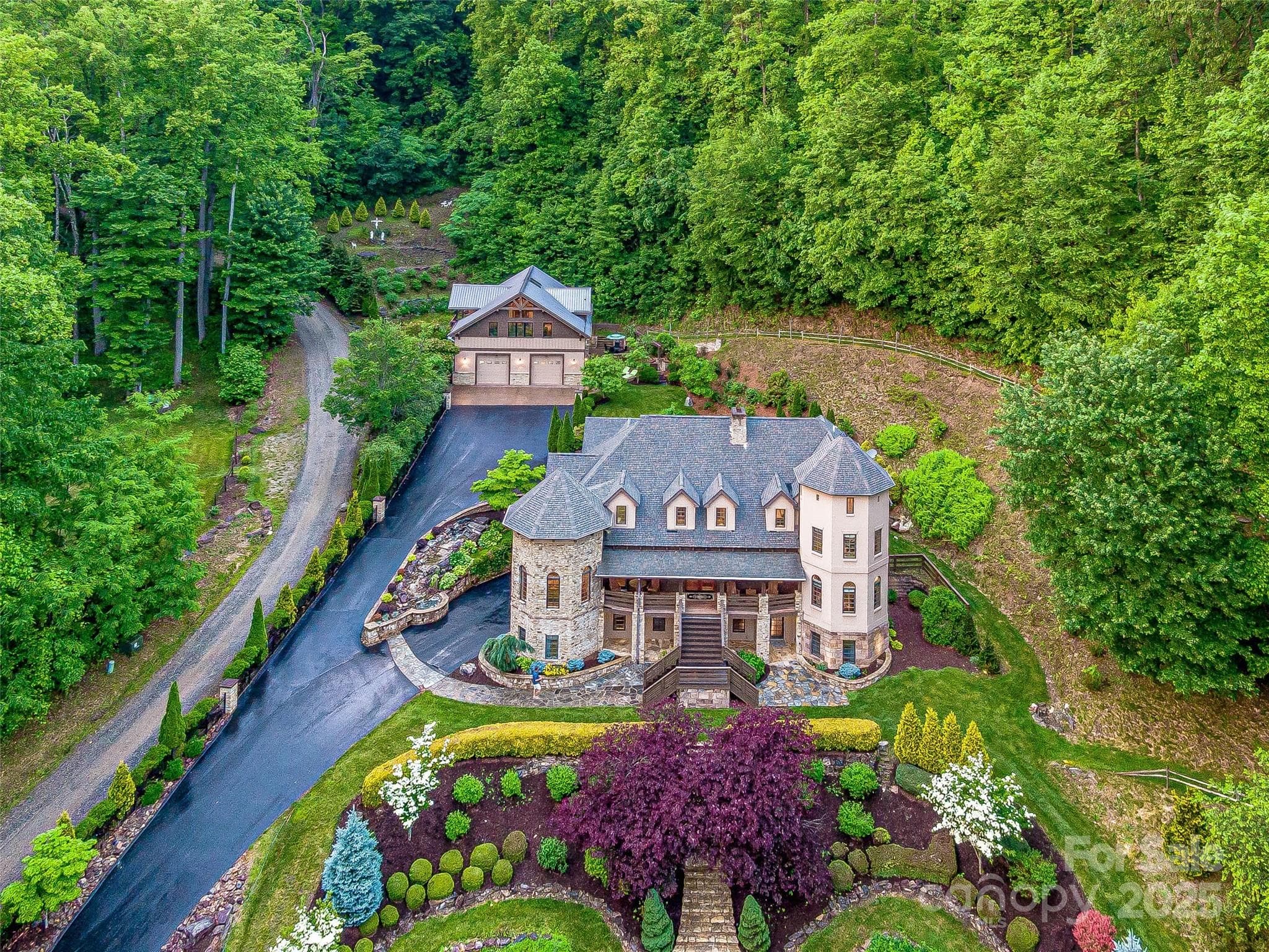 Private getaway? Wedding venue? - 202 Emerald Lane, Maggie Valley