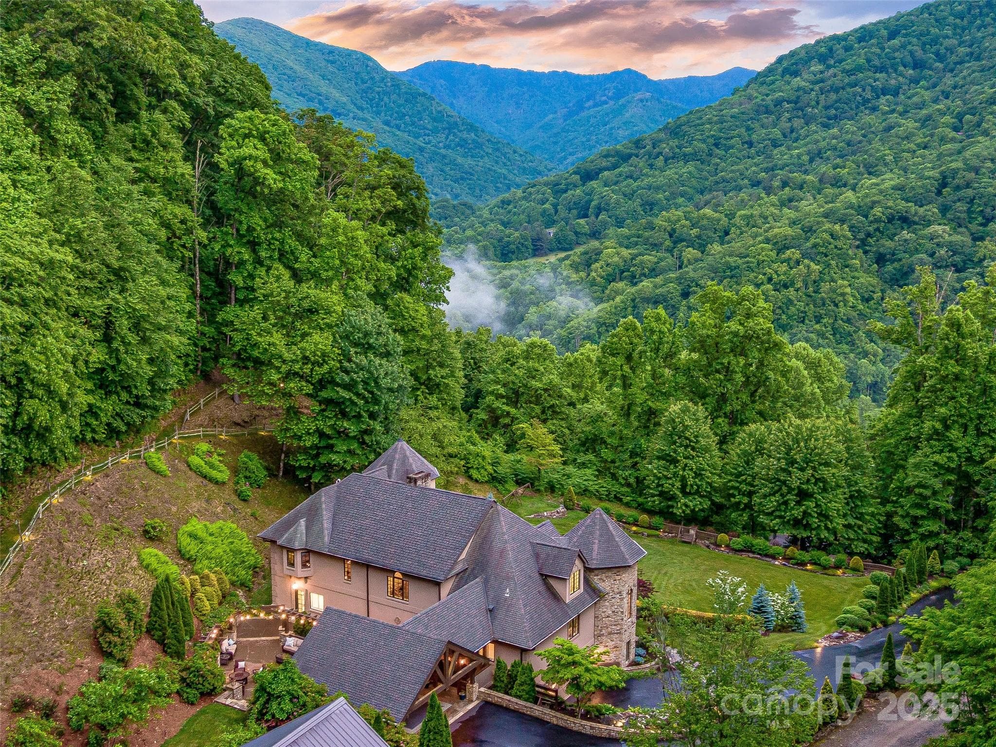 Views of the pristine mountains of Maggie Valley - 202 Emerald Lane, Maggie Valley