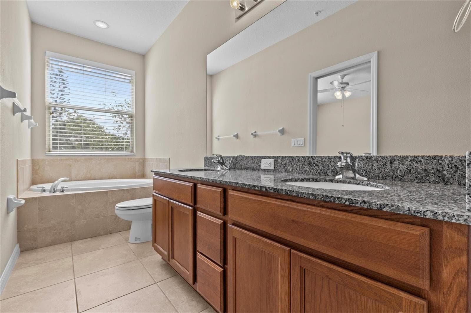 MASTER BATH - 800 CALLISTA CAY LOOP, TARPON SPRINGS