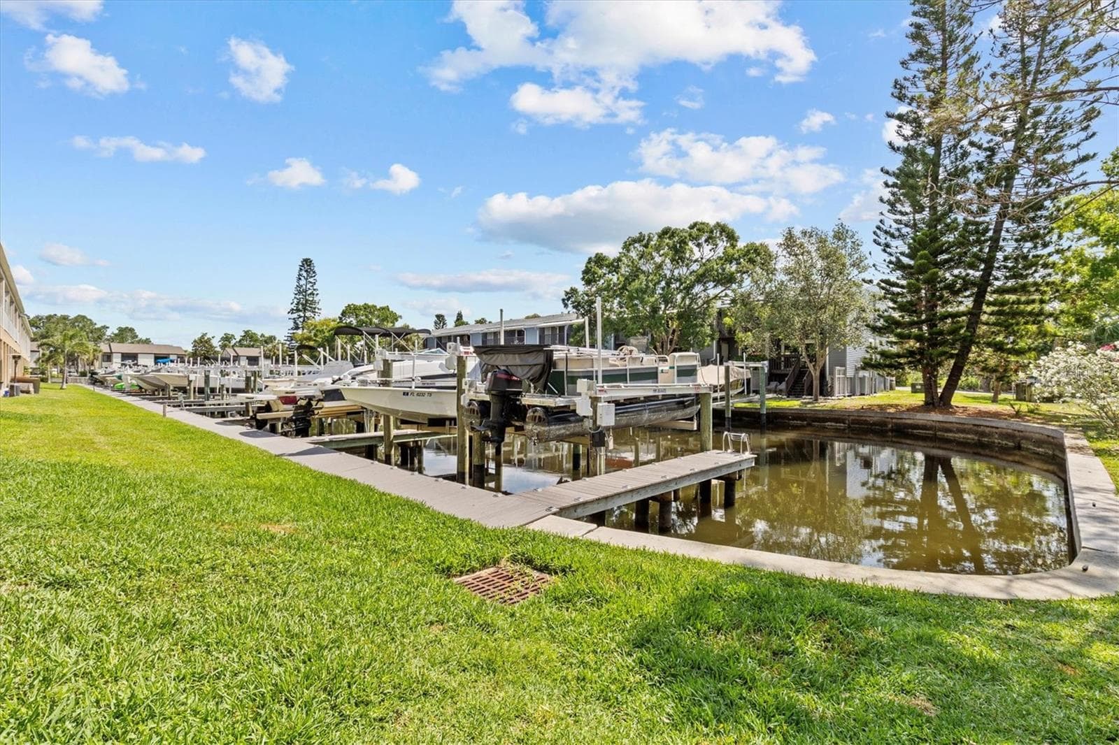 YOUR OWN DOCK - 800 CALLISTA CAY LOOP, TARPON SPRINGS