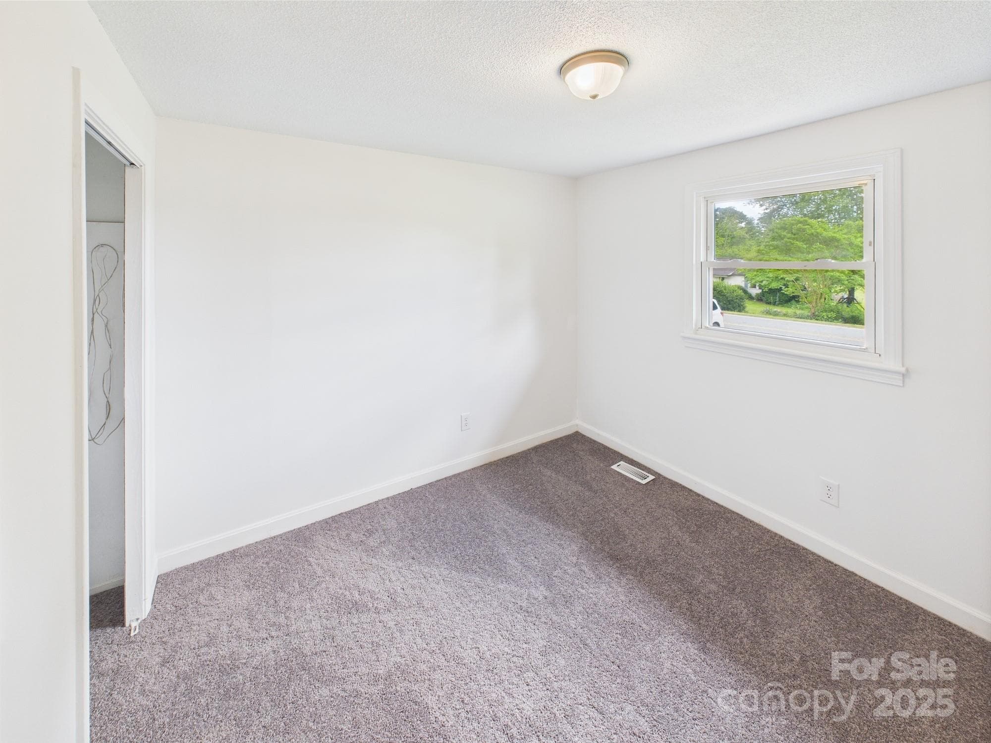 Single Family Residence at Taylorsville, photo 14 of 20