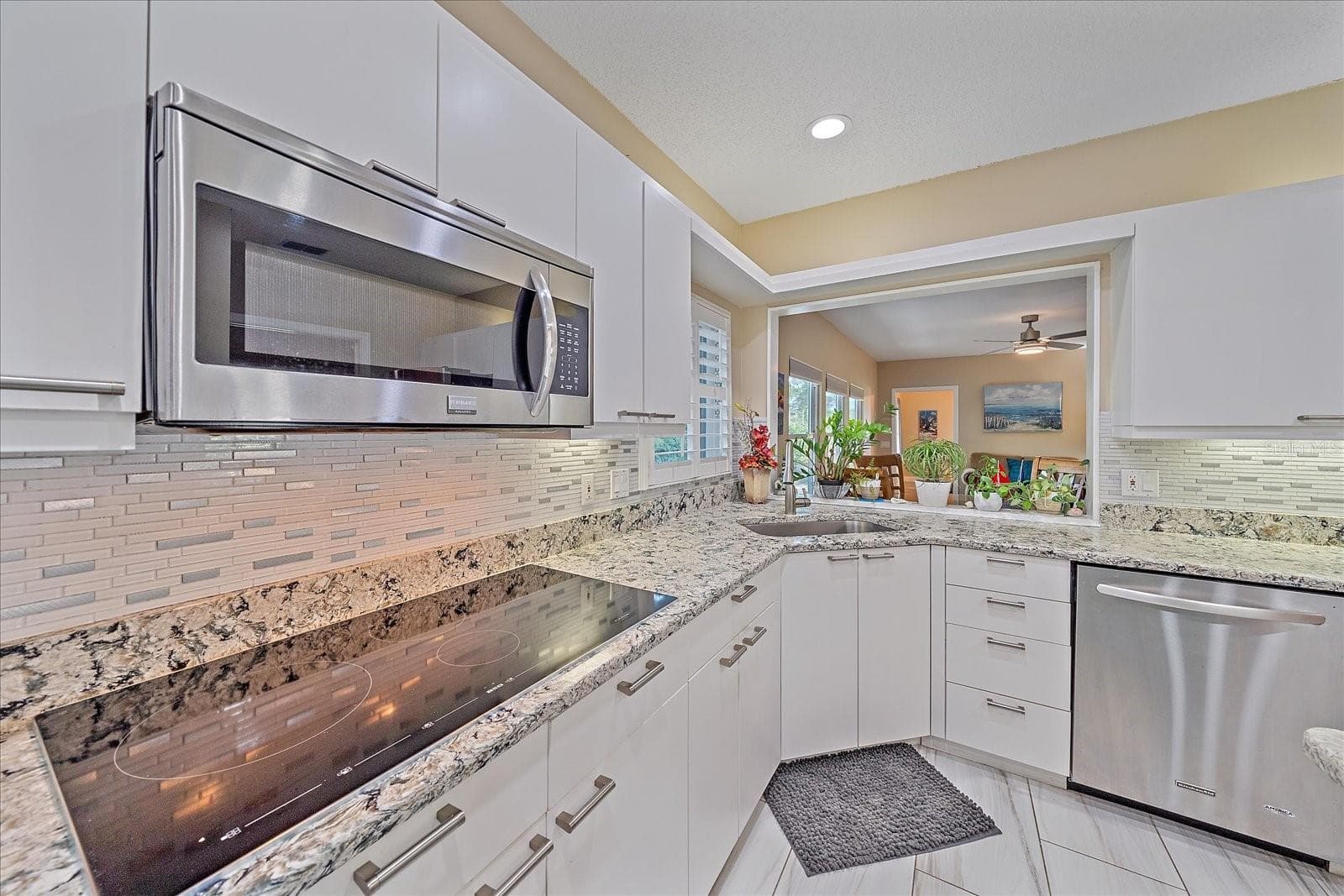 Kitchen - 1432 COLONY PL, VENICE