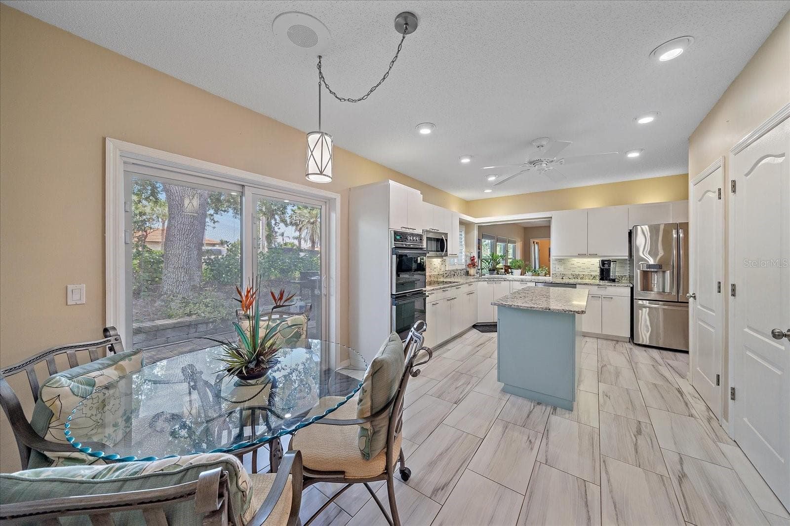 Kitchen - 1432 COLONY PL, VENICE