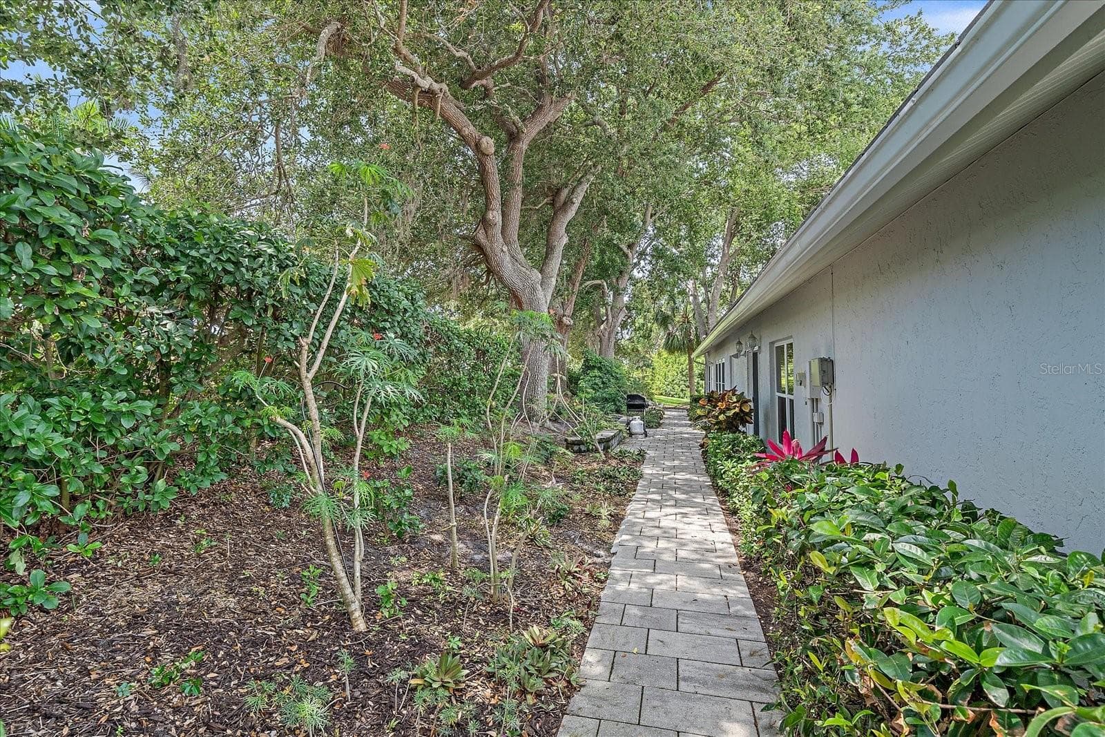 Side Patio - 1432 COLONY PL, VENICE