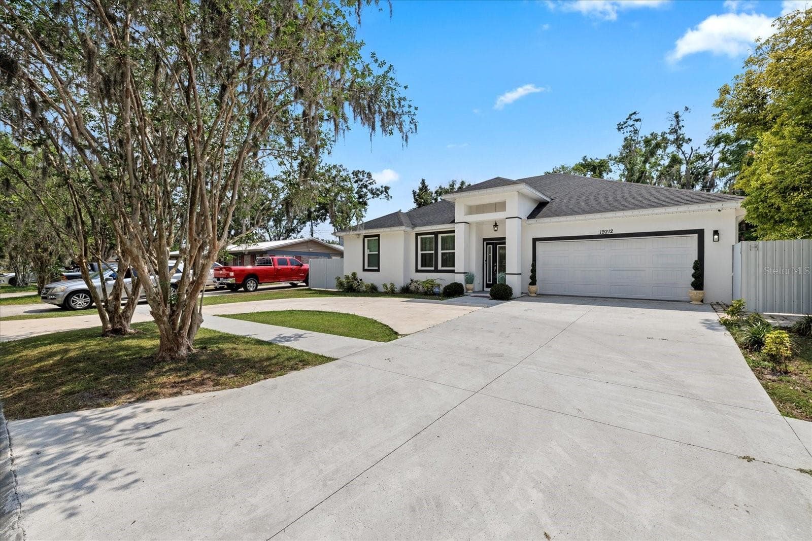 Single Family Residence at 19212 SUNLAKE BLVD, LUTZ, photo 2 of 31
