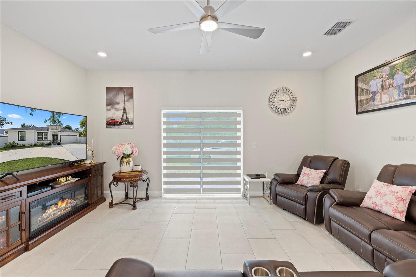 Single Family Residence at 19212 SUNLAKE BLVD, LUTZ, photo 12 of 31