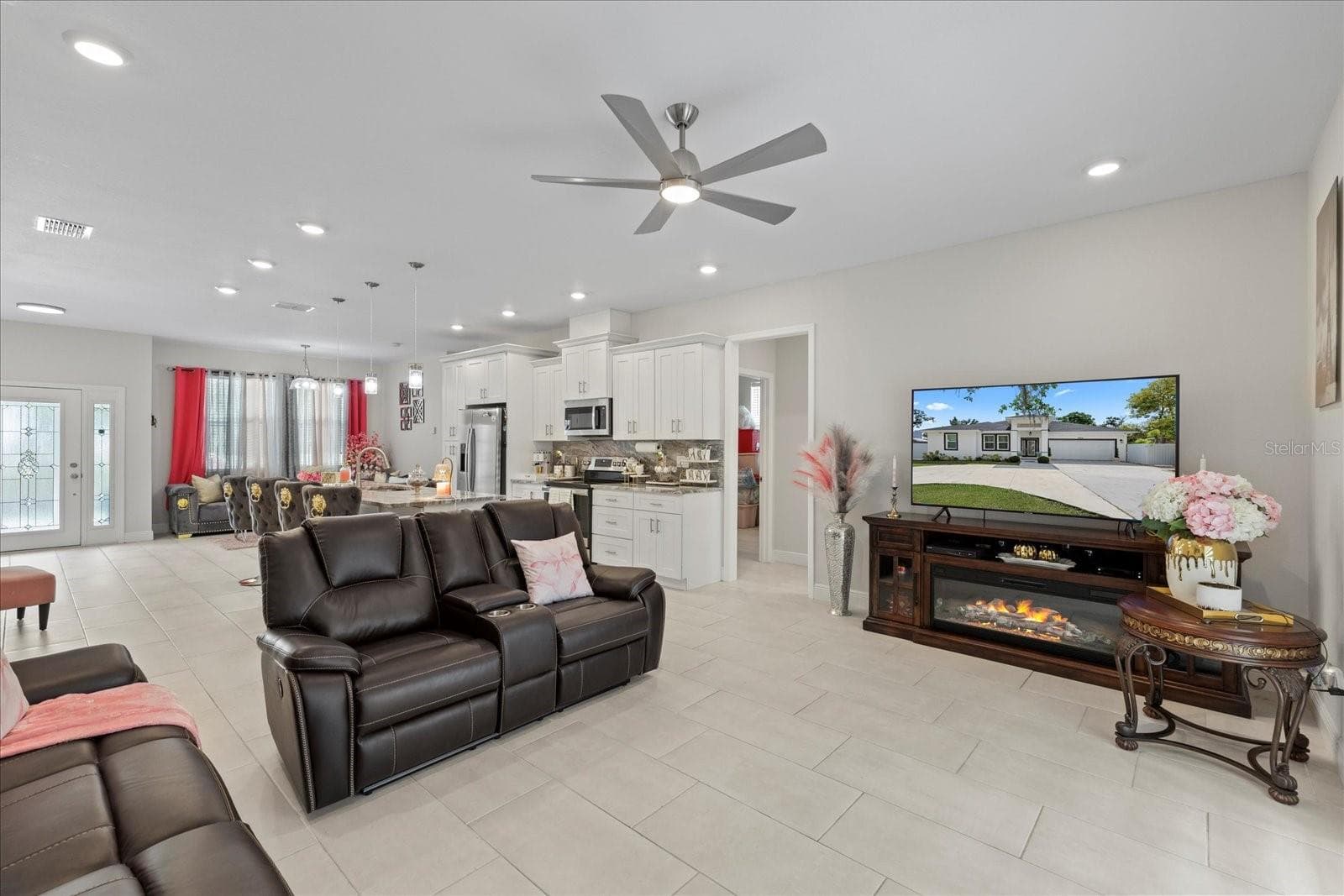 Single Family Residence at 19212 SUNLAKE BLVD, LUTZ, photo 13 of 31