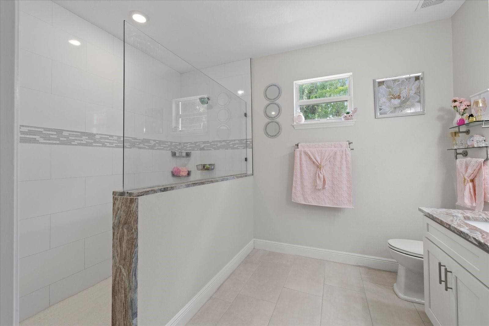 Single Family Residence at 19212 SUNLAKE BLVD, LUTZ, photo 25 of 31
