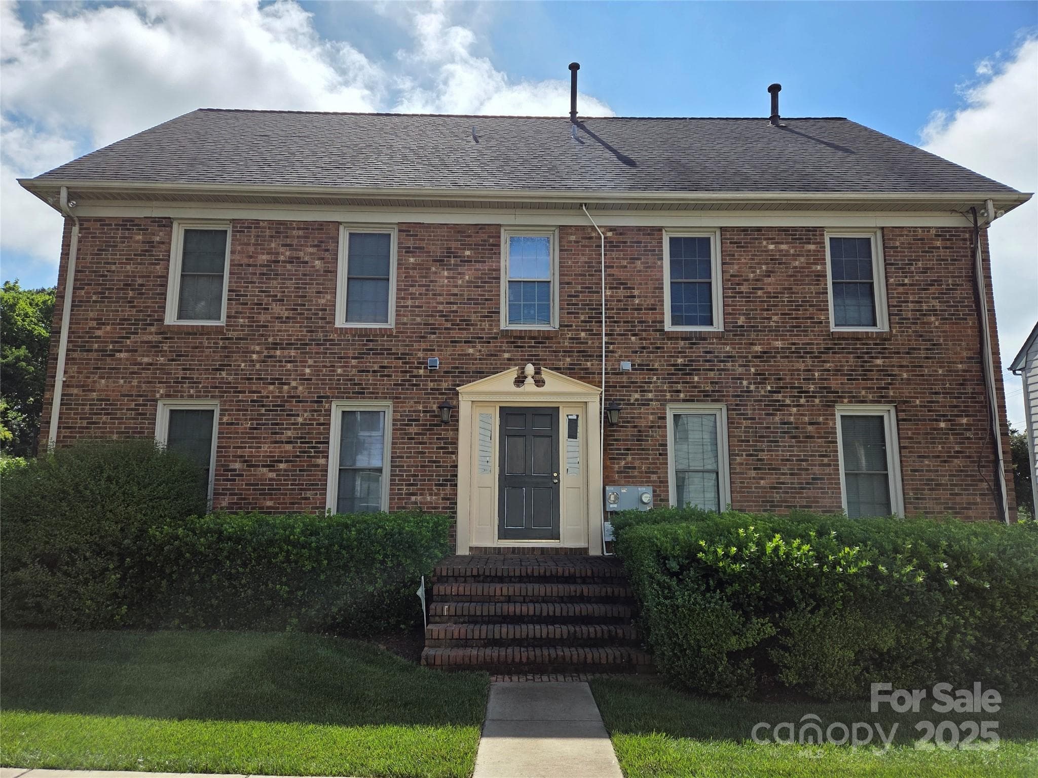 Rear Entry - Charlotte