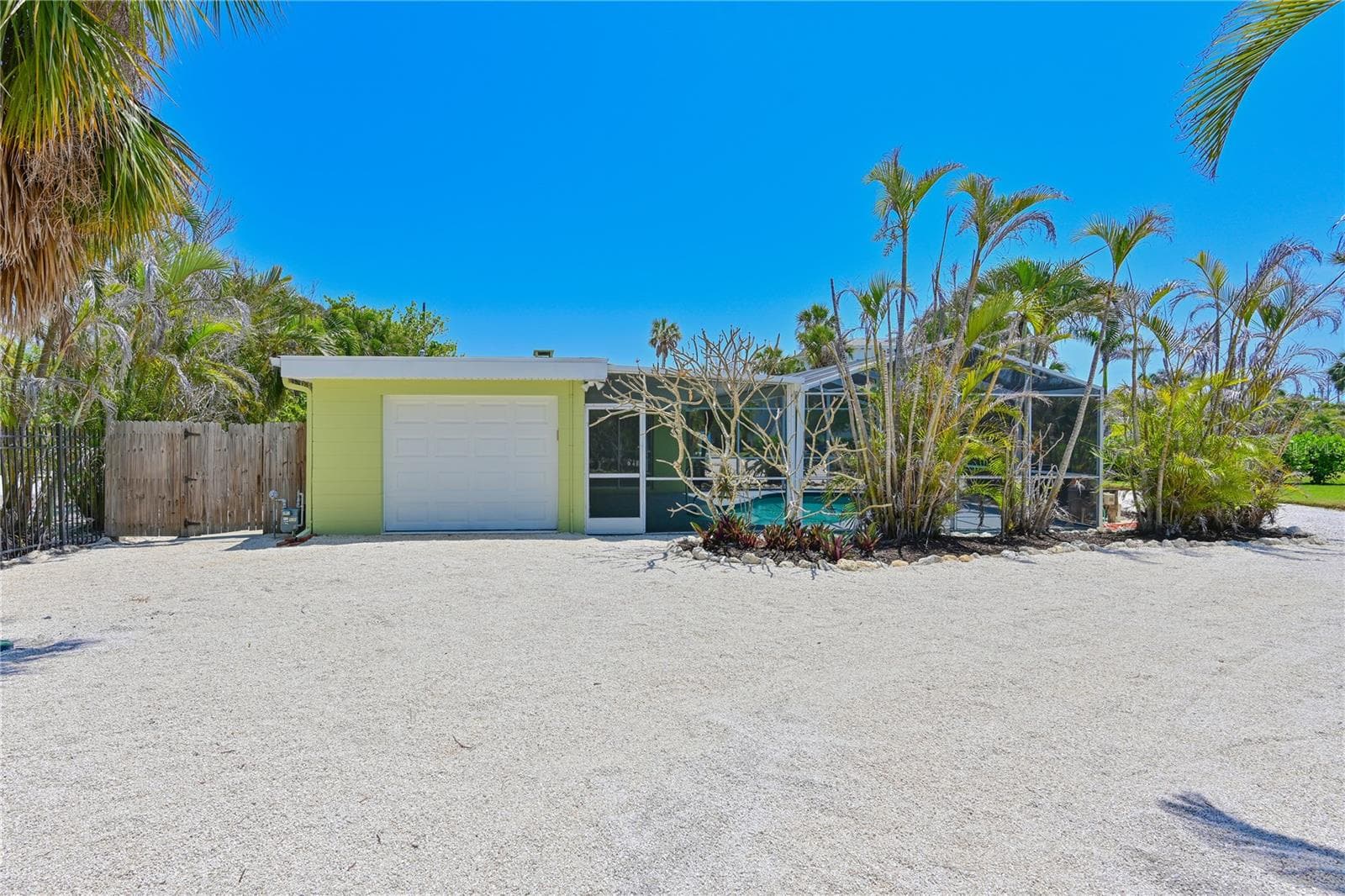 1 car garage - 5924 GULF OF MEXICO DR, LONGBOAT KEY