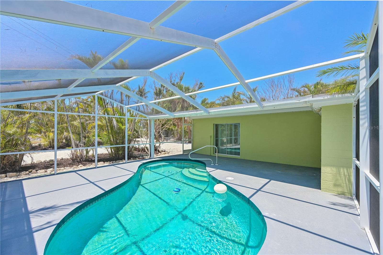 Enclosed Pool - 5924 GULF OF MEXICO DR, LONGBOAT KEY