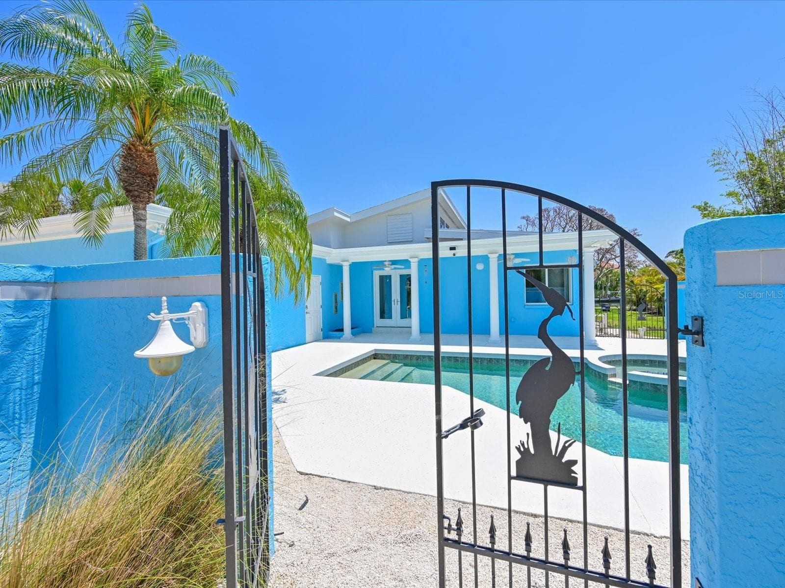 Entering 5920 GMD - 5920 GULF OF MEXICO DR, LONGBOAT KEY