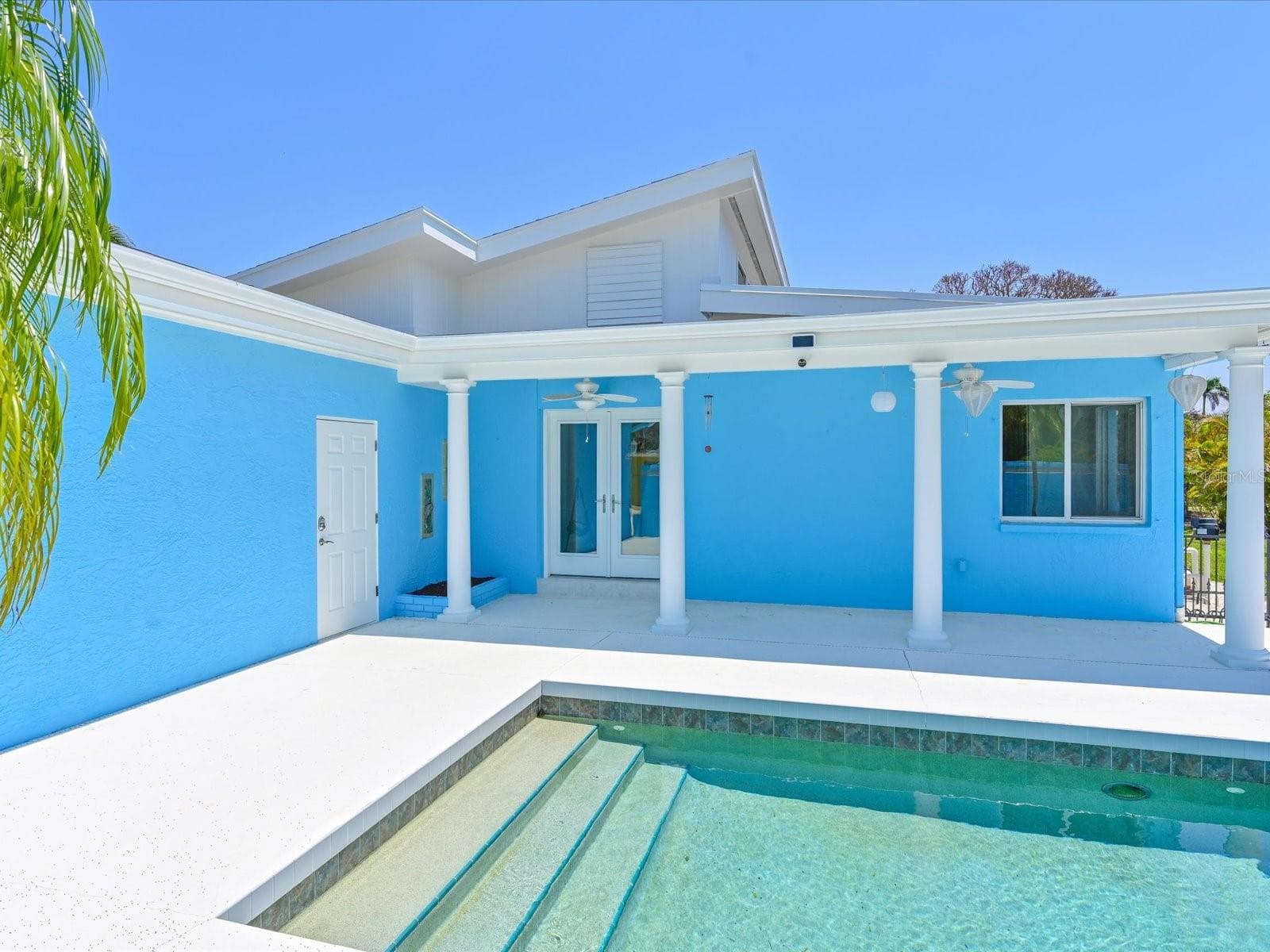 Front porch - 5920 GULF OF MEXICO DR, LONGBOAT KEY