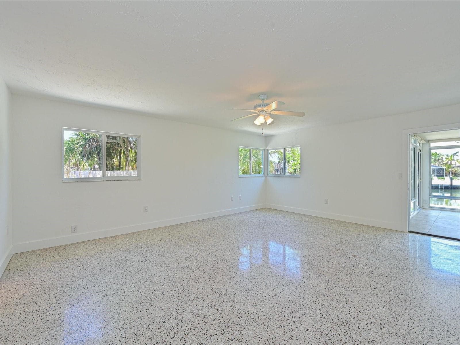 Primary bedroom with lanai access - 5920 GULF OF MEXICO DR, LONGBOAT KEY