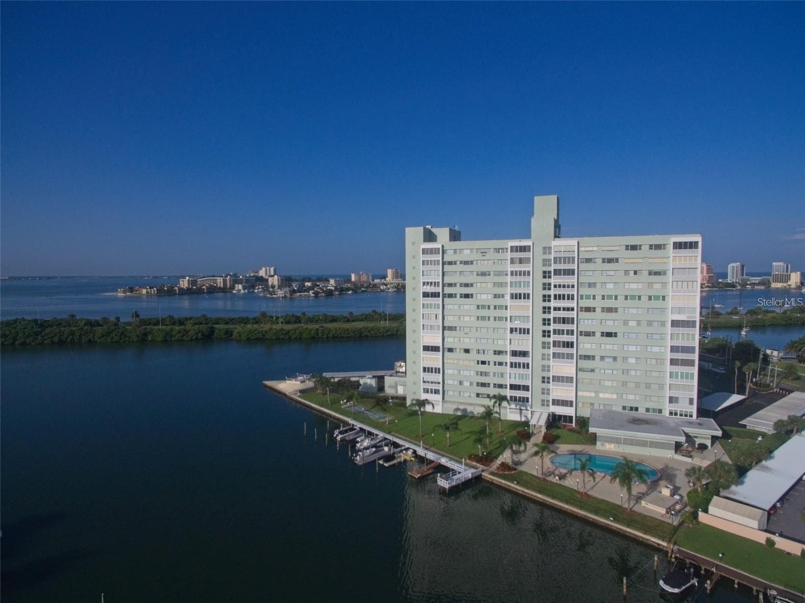 31 ISLAND WAY #1403