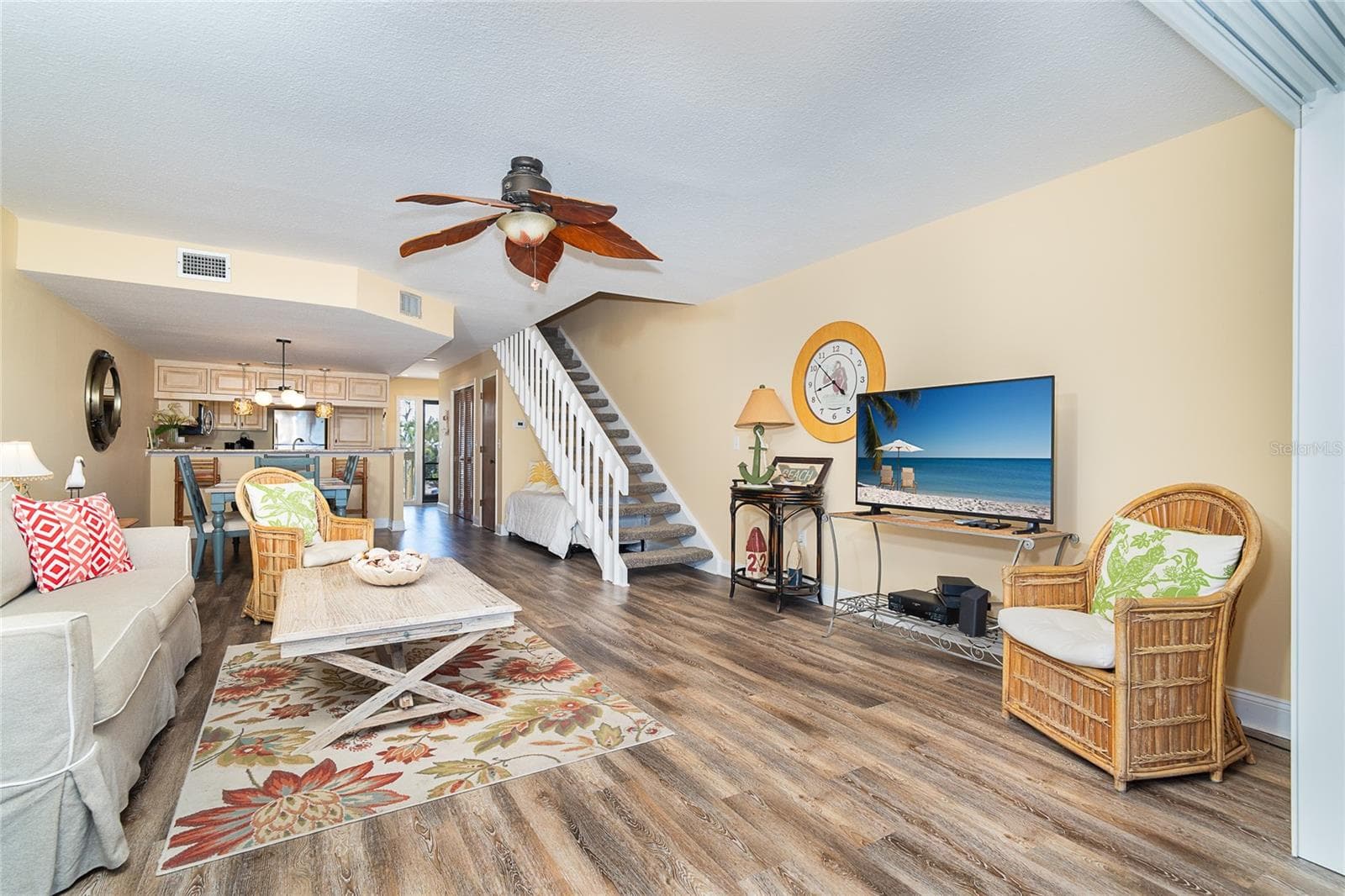 Living Area. - 301 S GULF BLVD #3, PLACIDA
