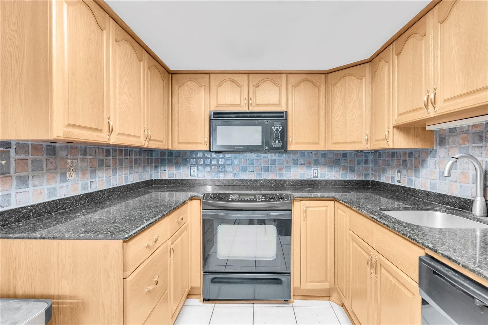 Nice Kitchen! - 1 KEY CAPRI #303E, TREASURE ISLAND