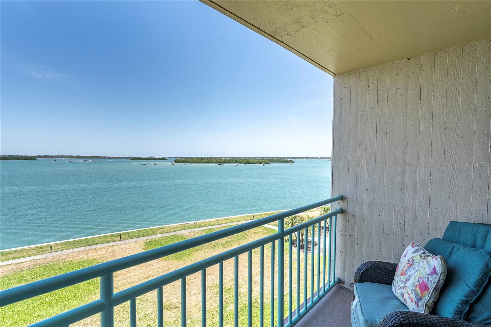 Balcony angled view towards Sandbar - 1 KEY CAPRI #303E, TREASURE ISLAND