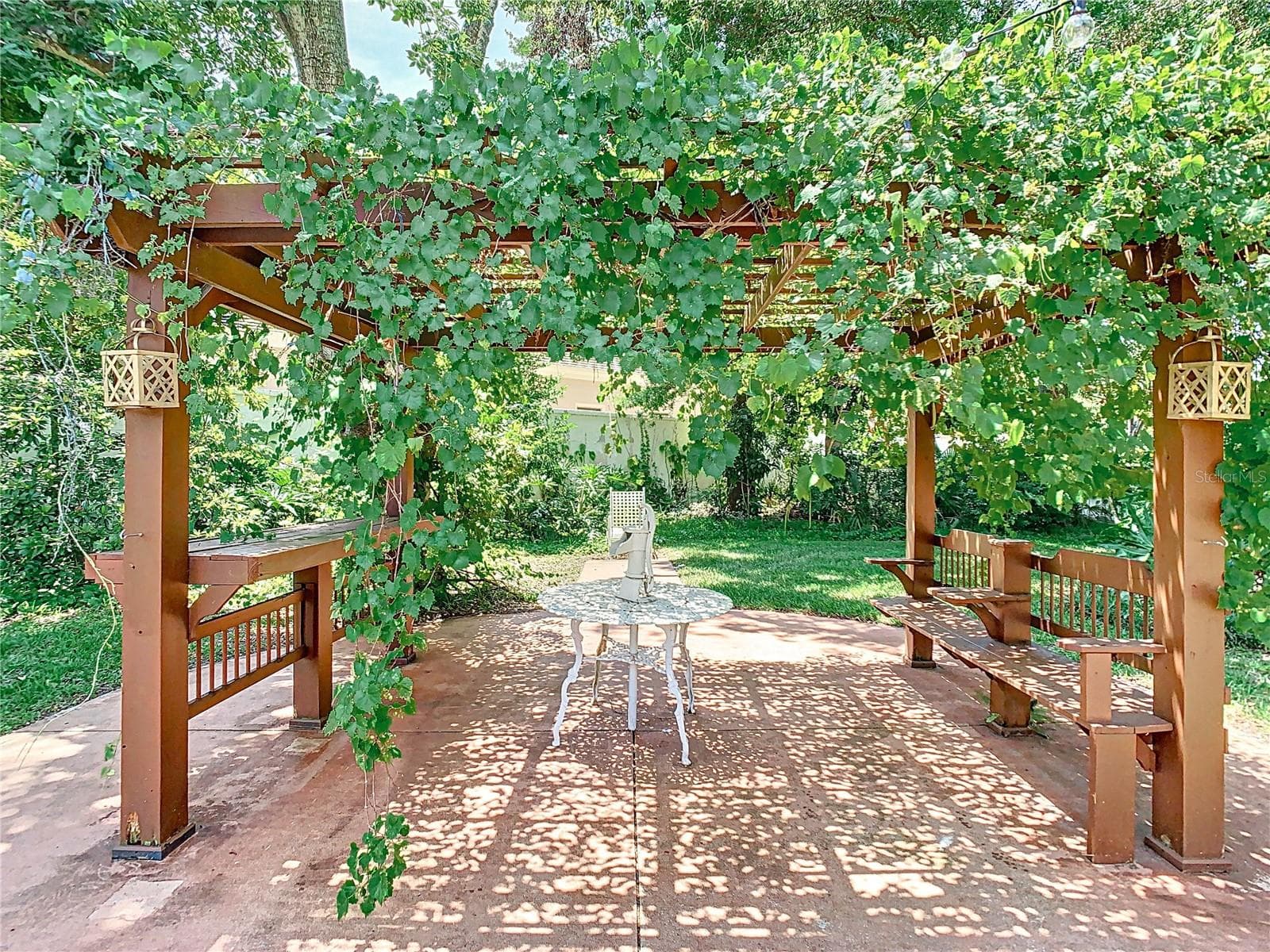 Backyard: Gazebo with Grapevines - 5852 MEDINAH WAY, ORLANDO