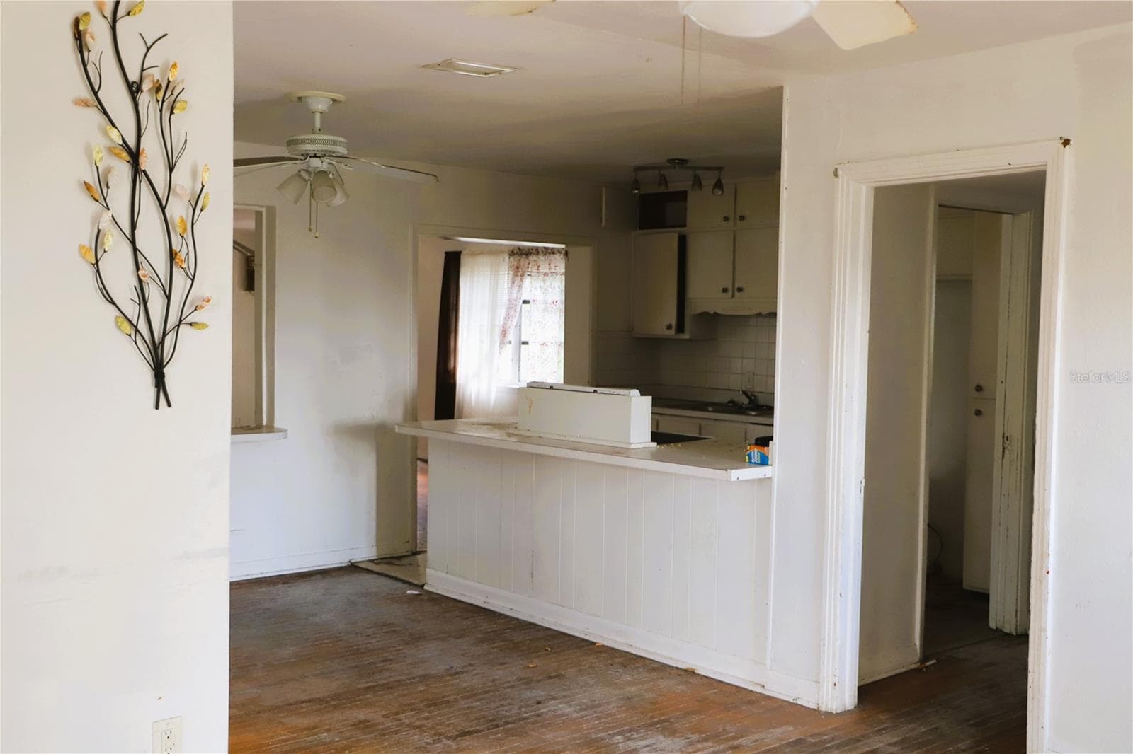 Single Family Residence at 21514 SE 69TH AVE, HAWTHORNE, photo 7 of 11