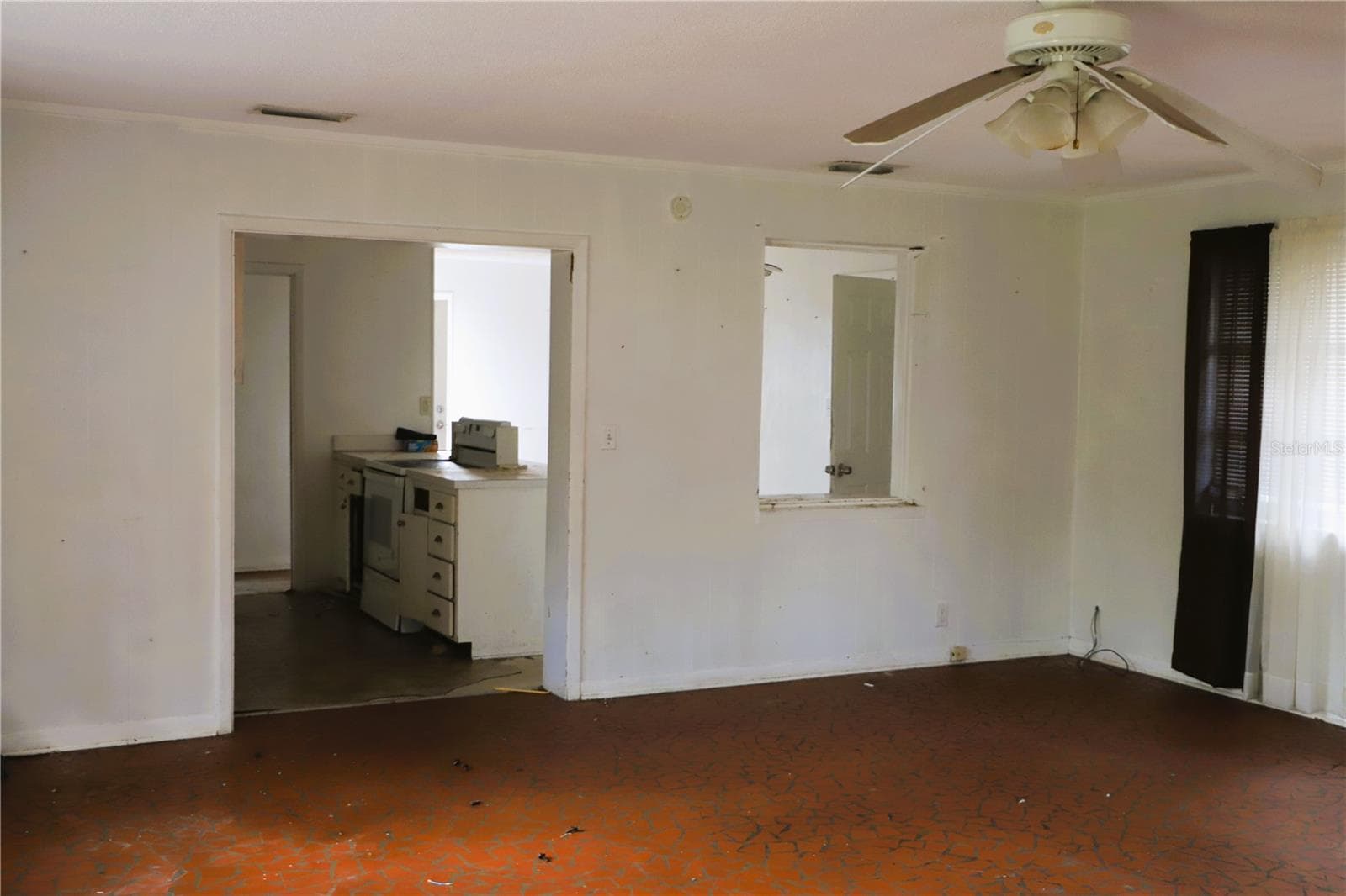 Single Family Residence at 21514 SE 69TH AVE, HAWTHORNE, photo 9 of 11