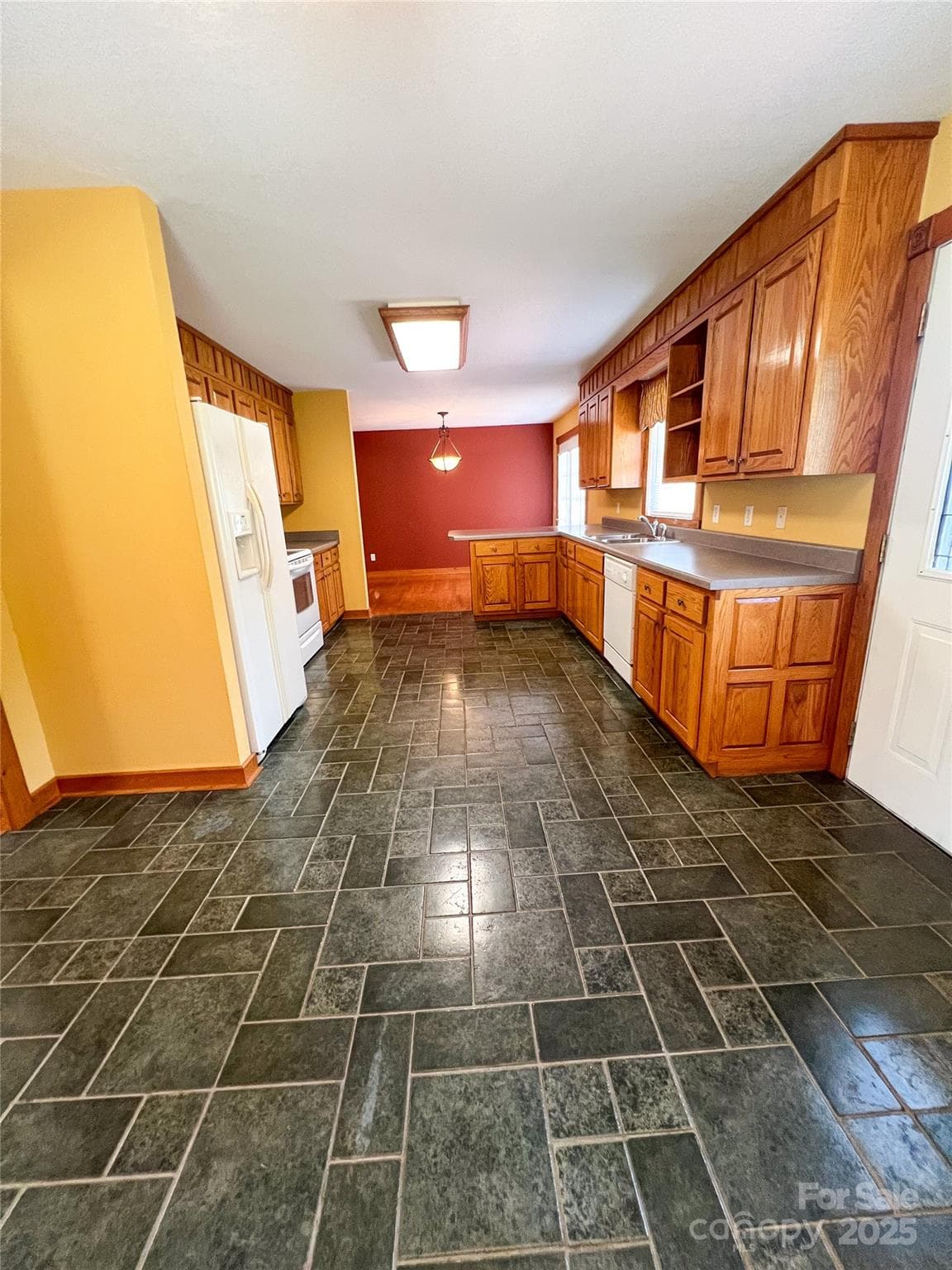 Single Family Residence at 660 Halltown Road, Spruce Pine, photo 11 of 33