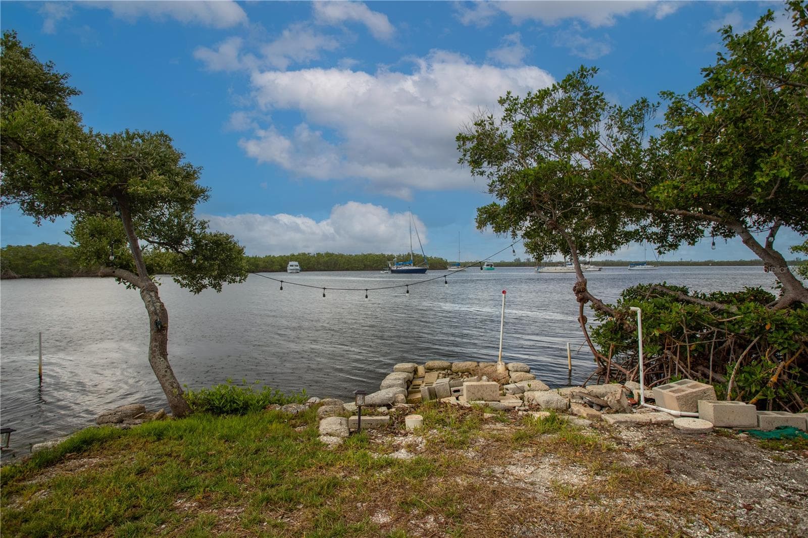 3312 W SHELL POINT RD