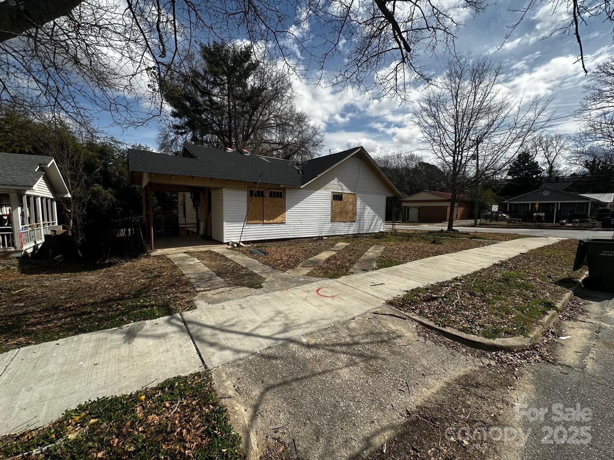 Single Family Residence at Lancaster, photo 2 of 4