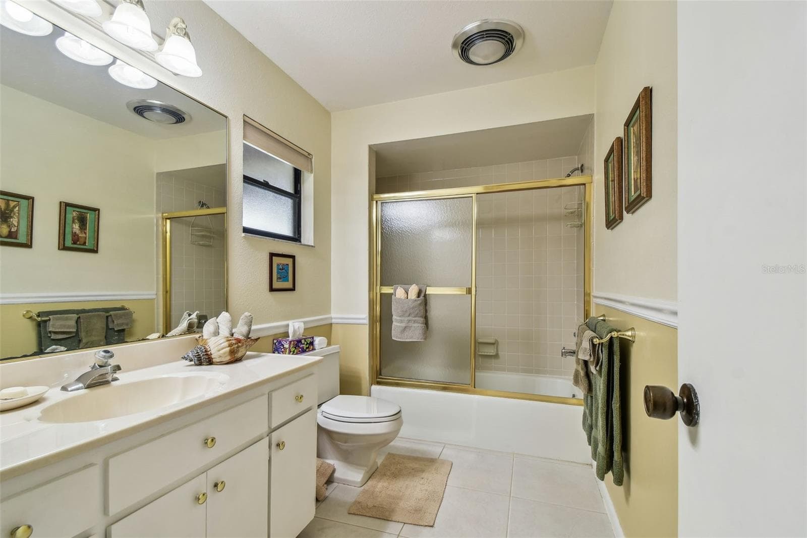 2nd bath with tub and shower - 3476 TARPON WOODS BLVD, PALM HARBOR