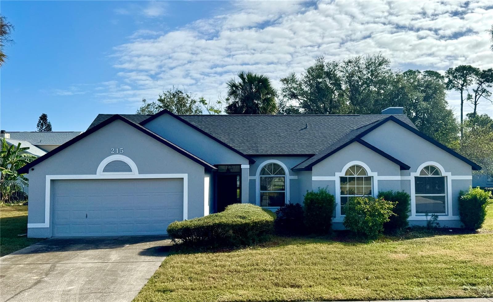 215 HOLLOWBROOK CIR