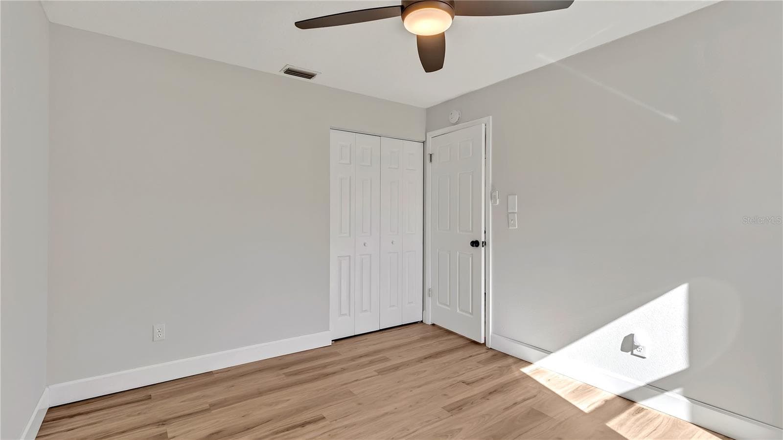 Bedroom 3 (10x12) plus large closet - 7801 17TH WAY N, ST PETERSBURG