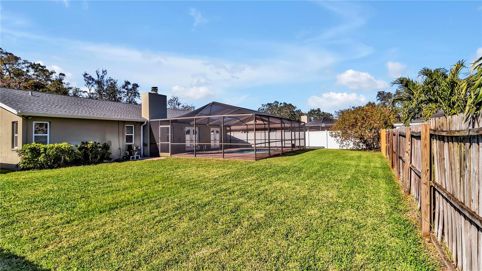 Large yard for your kids or dogs to run! - 7801 17TH WAY N, ST PETERSBURG