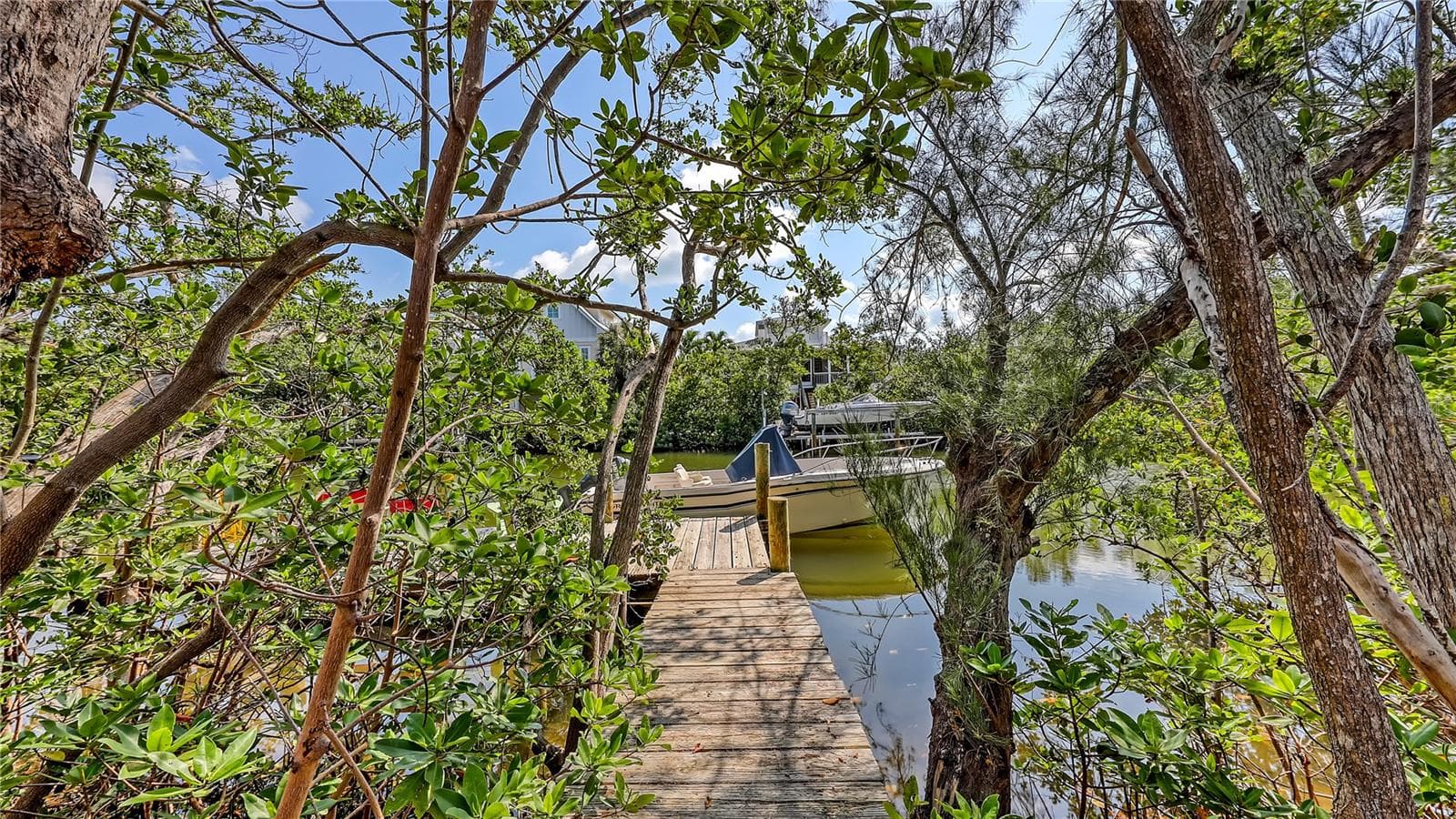 Dock And Canal - 120 HAMMOCK RD, ANNA MARIA