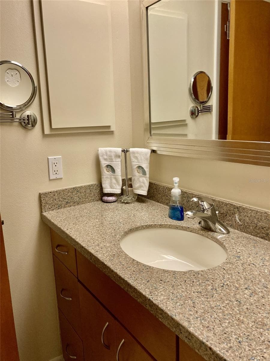 Second bath - newer vanity - 3407 AVENIDA MADERA #A, BRADENTON