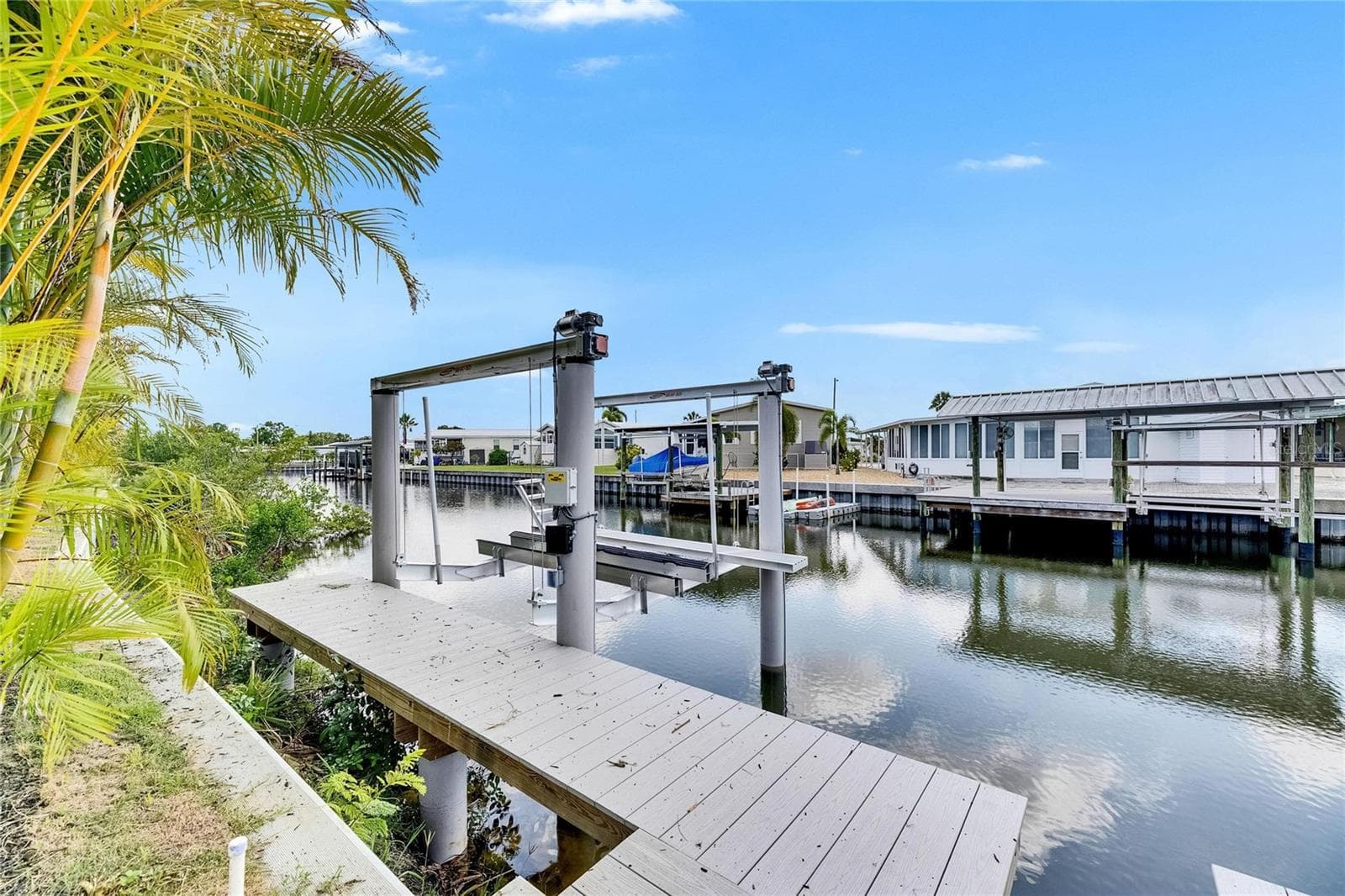 Single Family Residence at 6526 SIMONE SHORES CIR, APOLLO BEACH, photo 3 of 92