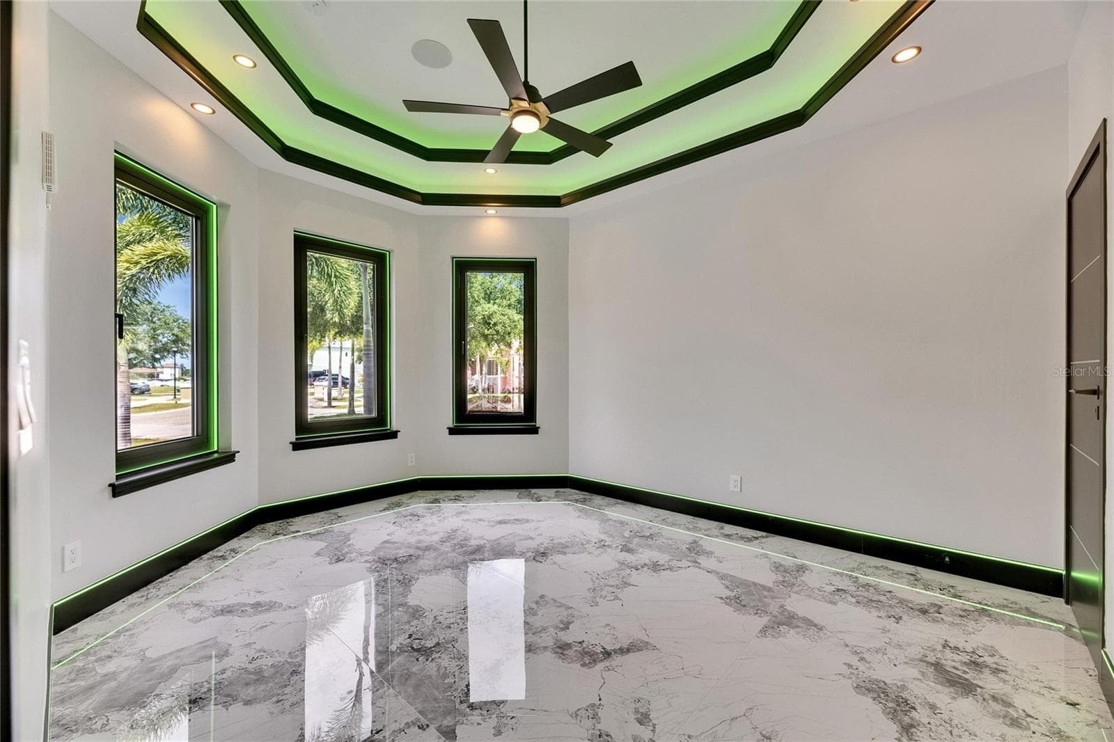 Single Family Residence at 6526 SIMONE SHORES CIR, APOLLO BEACH, photo 6 of 92