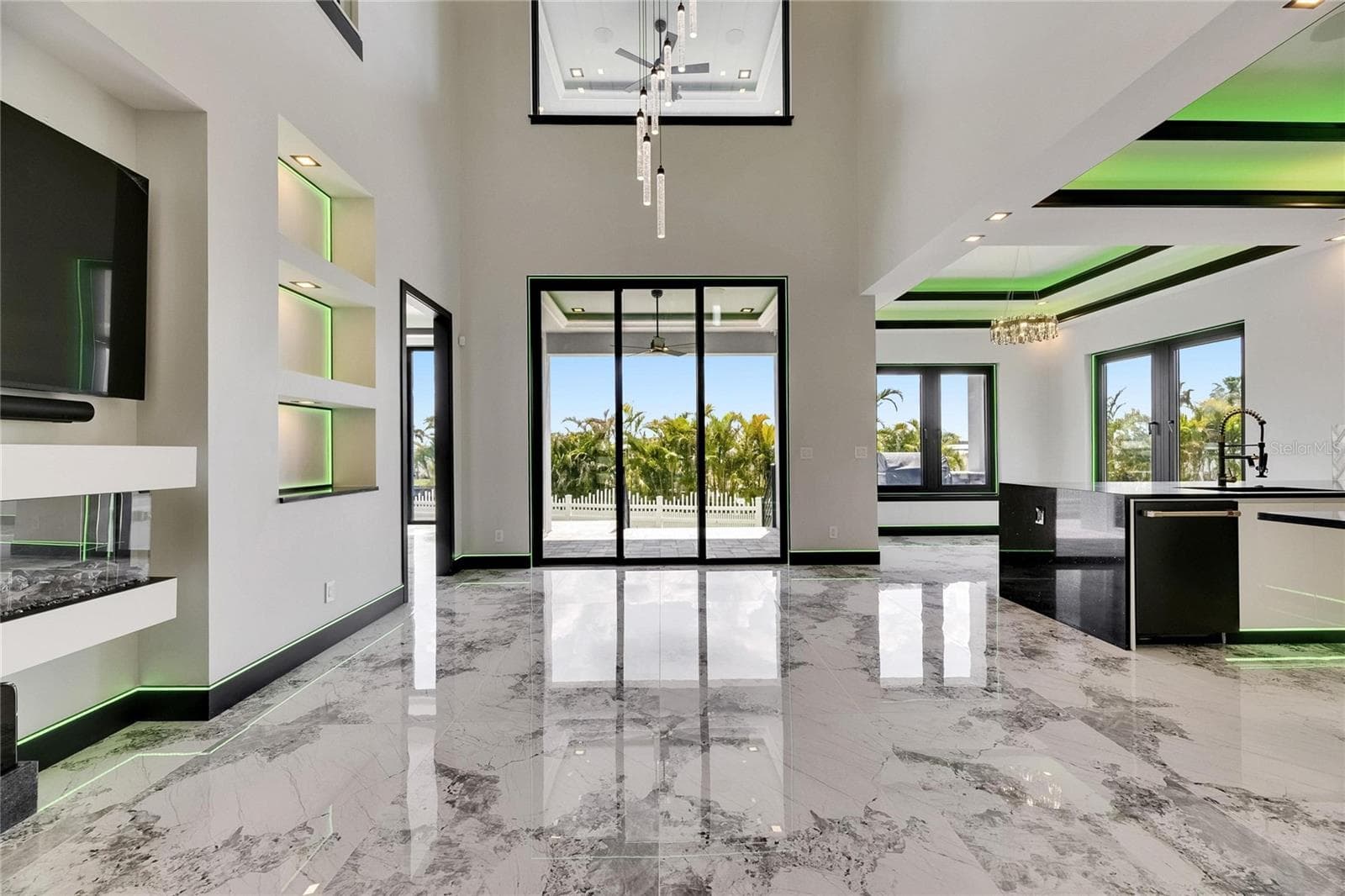 Single Family Residence at 6526 SIMONE SHORES CIR, APOLLO BEACH, photo 13 of 92
