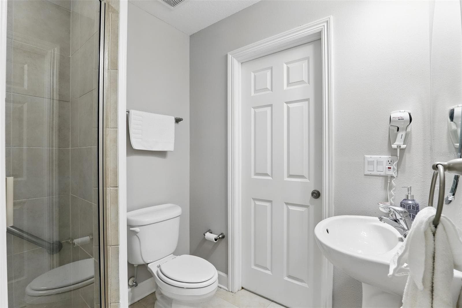 Townhouse at 14501 DAMAI LN, ORLANDO, photo 29 of 53