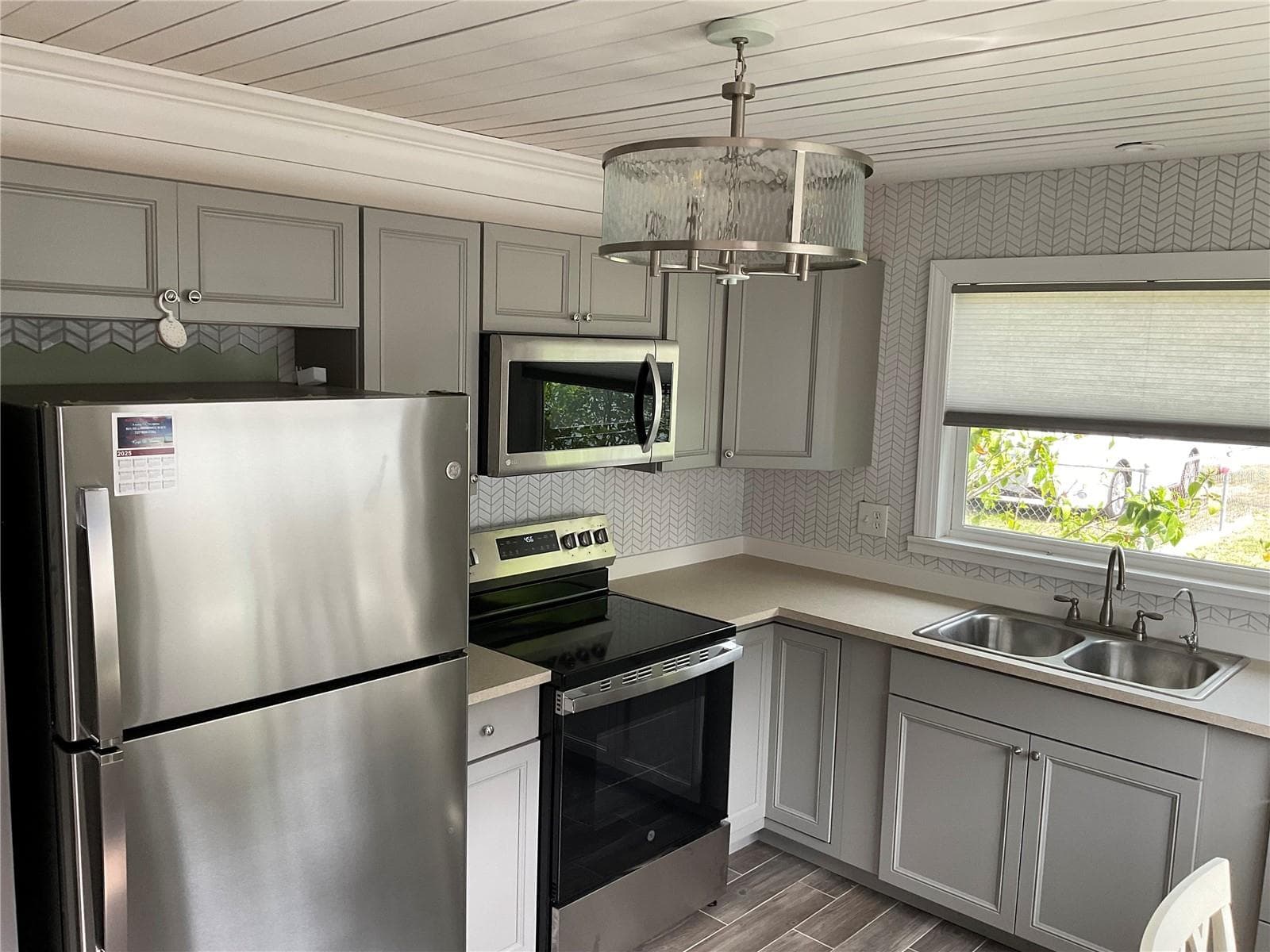 Single Family Residence at 7104 FAIR LN, HUDSON, photo 14 of 41