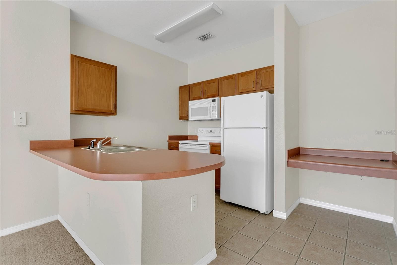 Kitchen - 8213 CLAIRE ANN DR #108, ORLANDO
